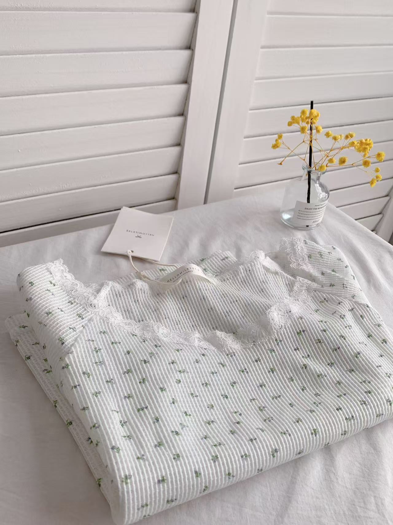 HELLO MILK TEE- 86432 碎花小衫