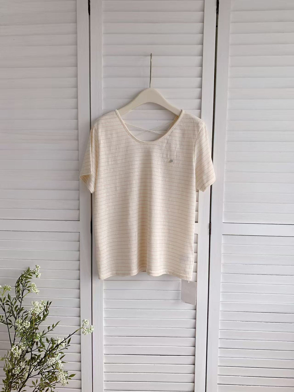 HELLO MILK TEE- 86400 鏤空短袖