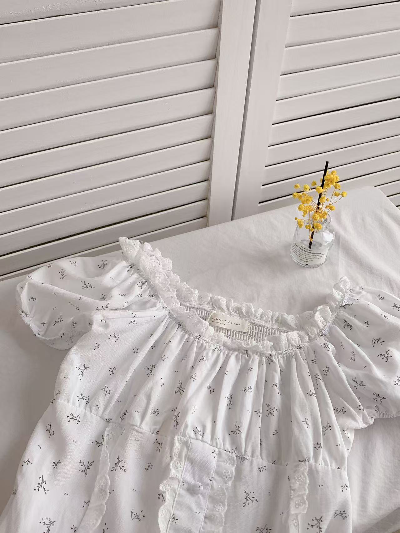 HELLO MILK TEE- 86449 花邊領小衫