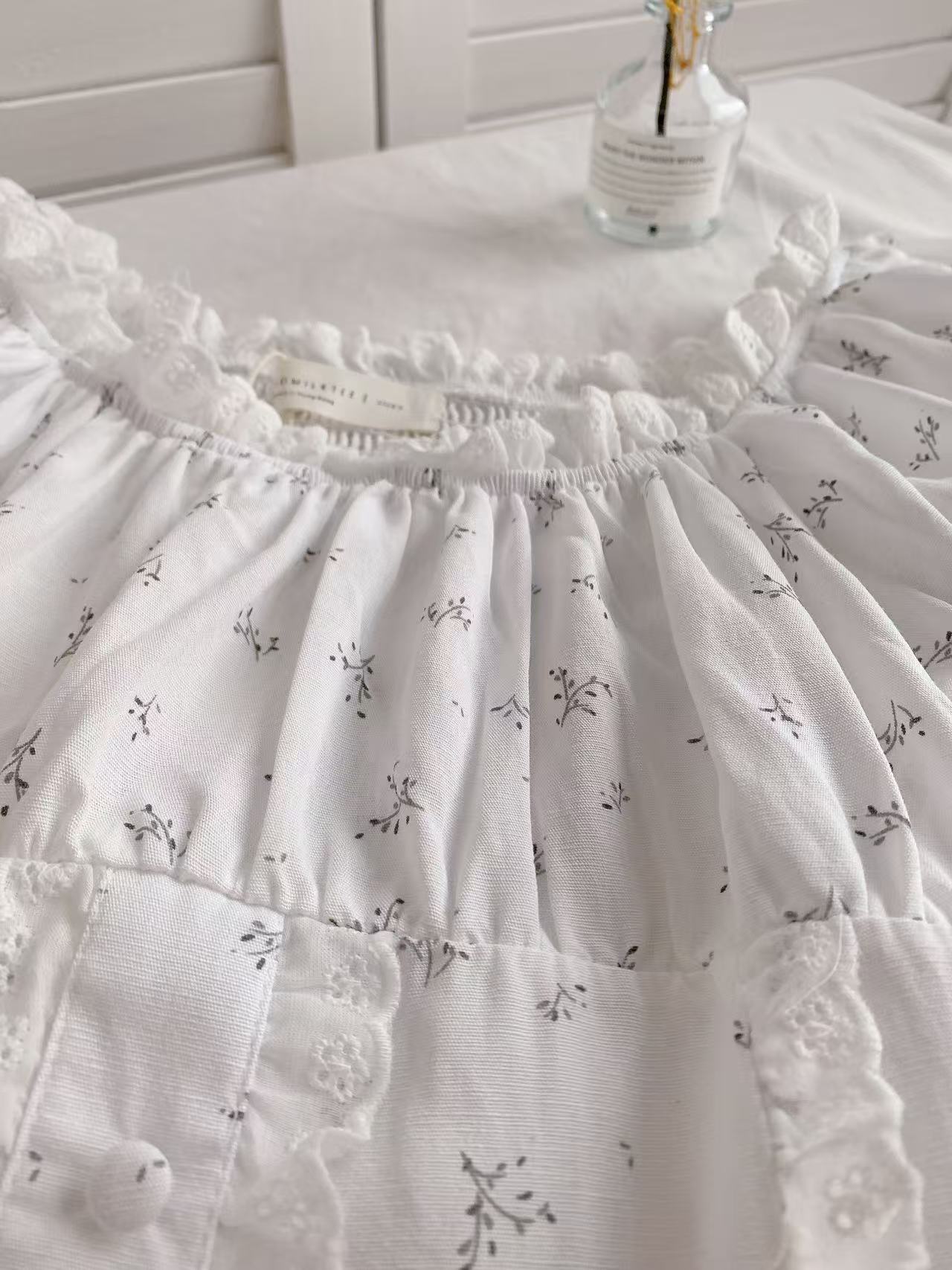 HELLO MILK TEE- 86449 花邊領小衫