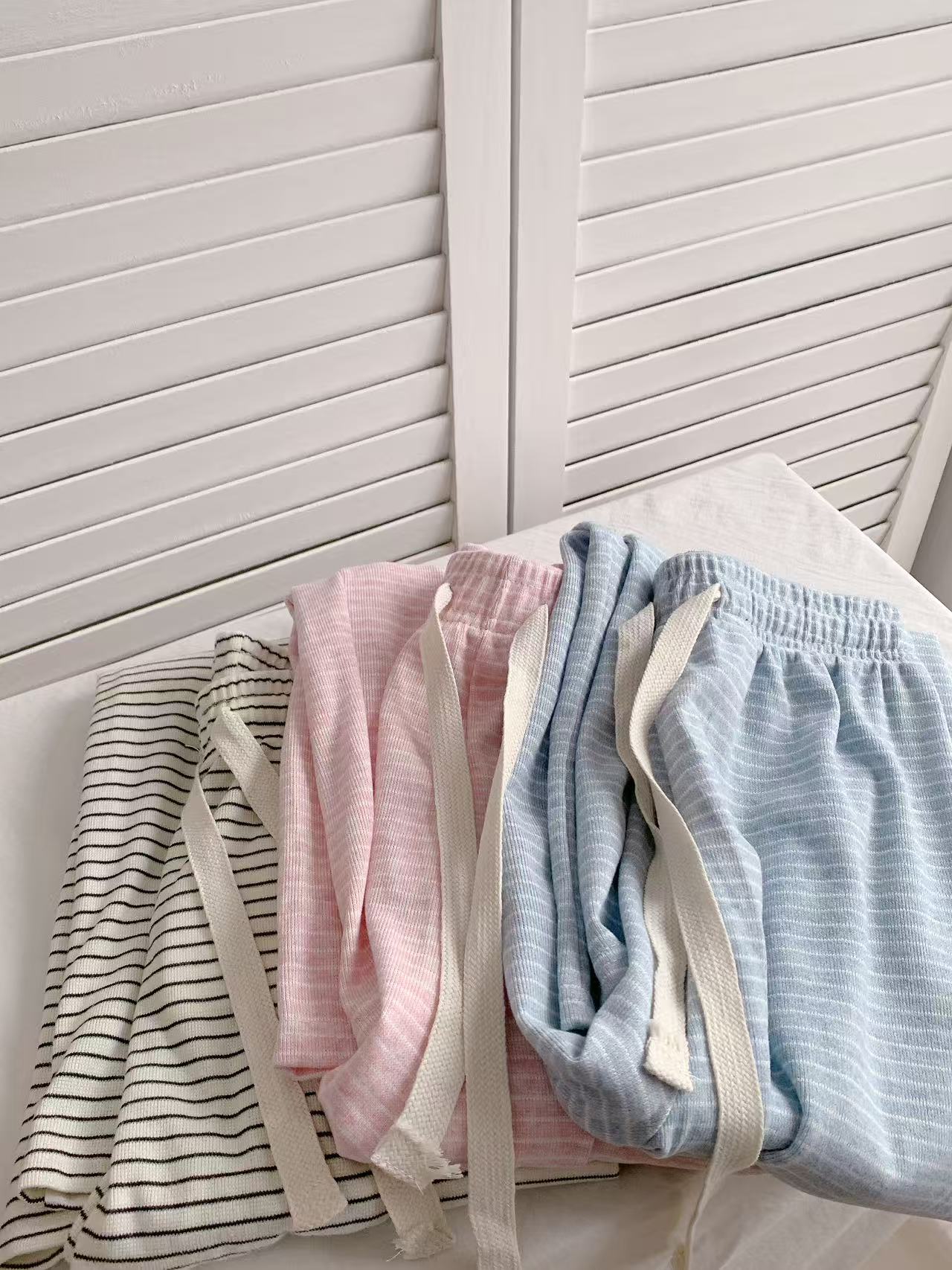 HELLO MILK TEE- 86426 條紋休閒褲