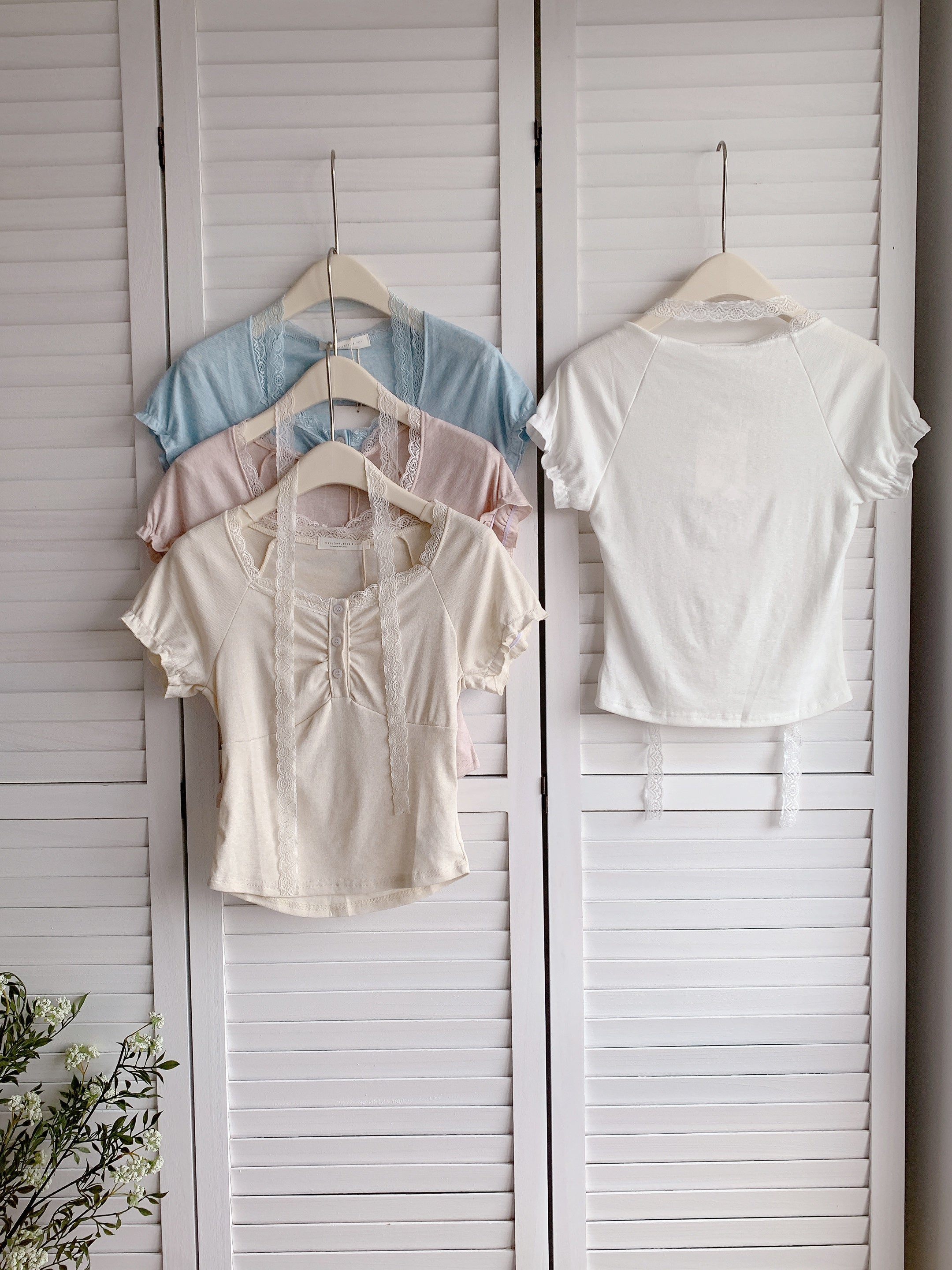 HELLO MILK TEE- 86466  方領蕾絲衫