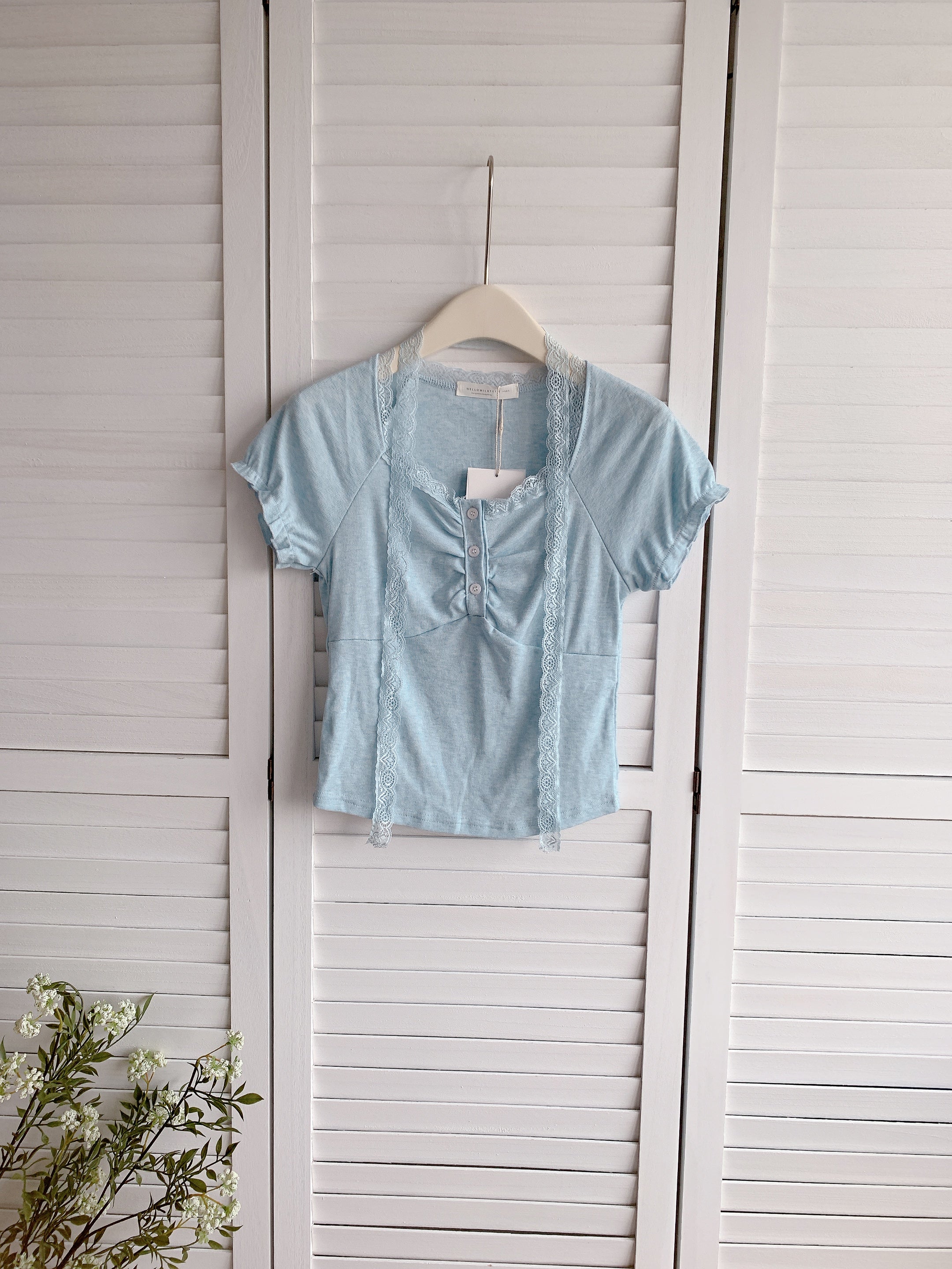 HELLO MILK TEE- 86466  方領蕾絲衫