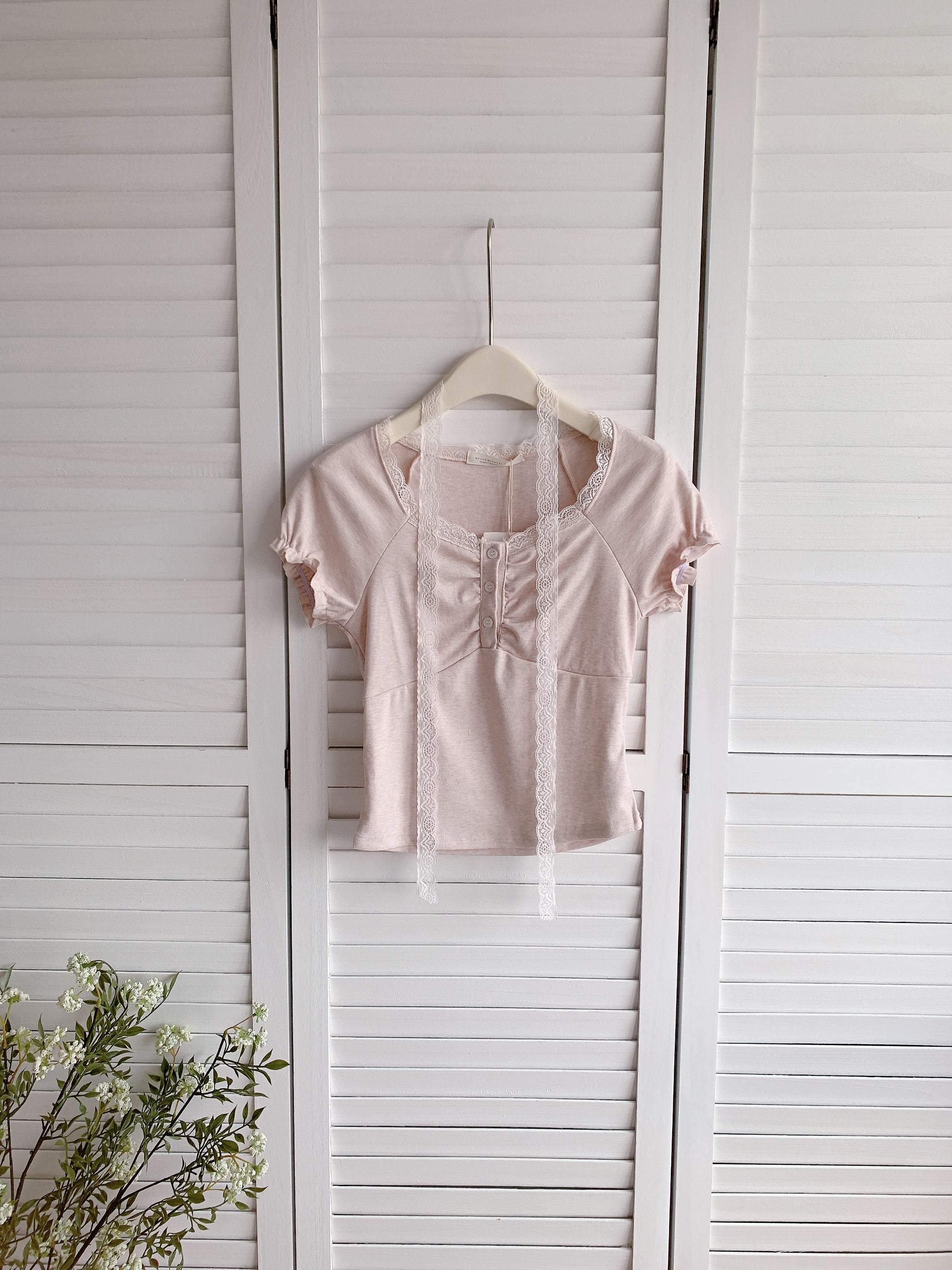 HELLO MILK TEE- 86466  方領蕾絲衫