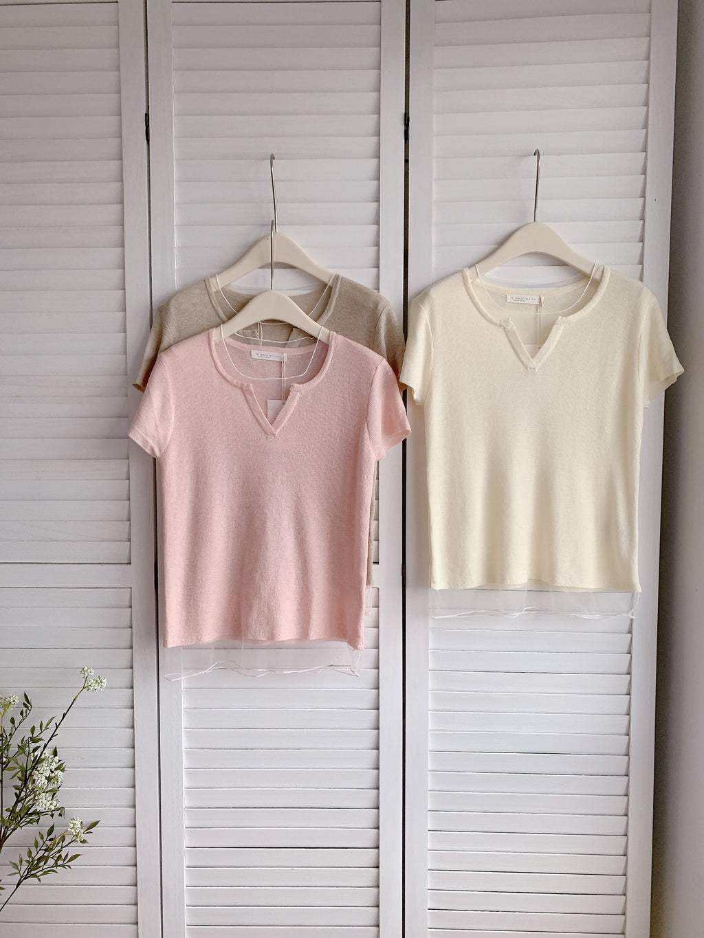 HELLO MILK TEE- 86517  V領網紗衫
