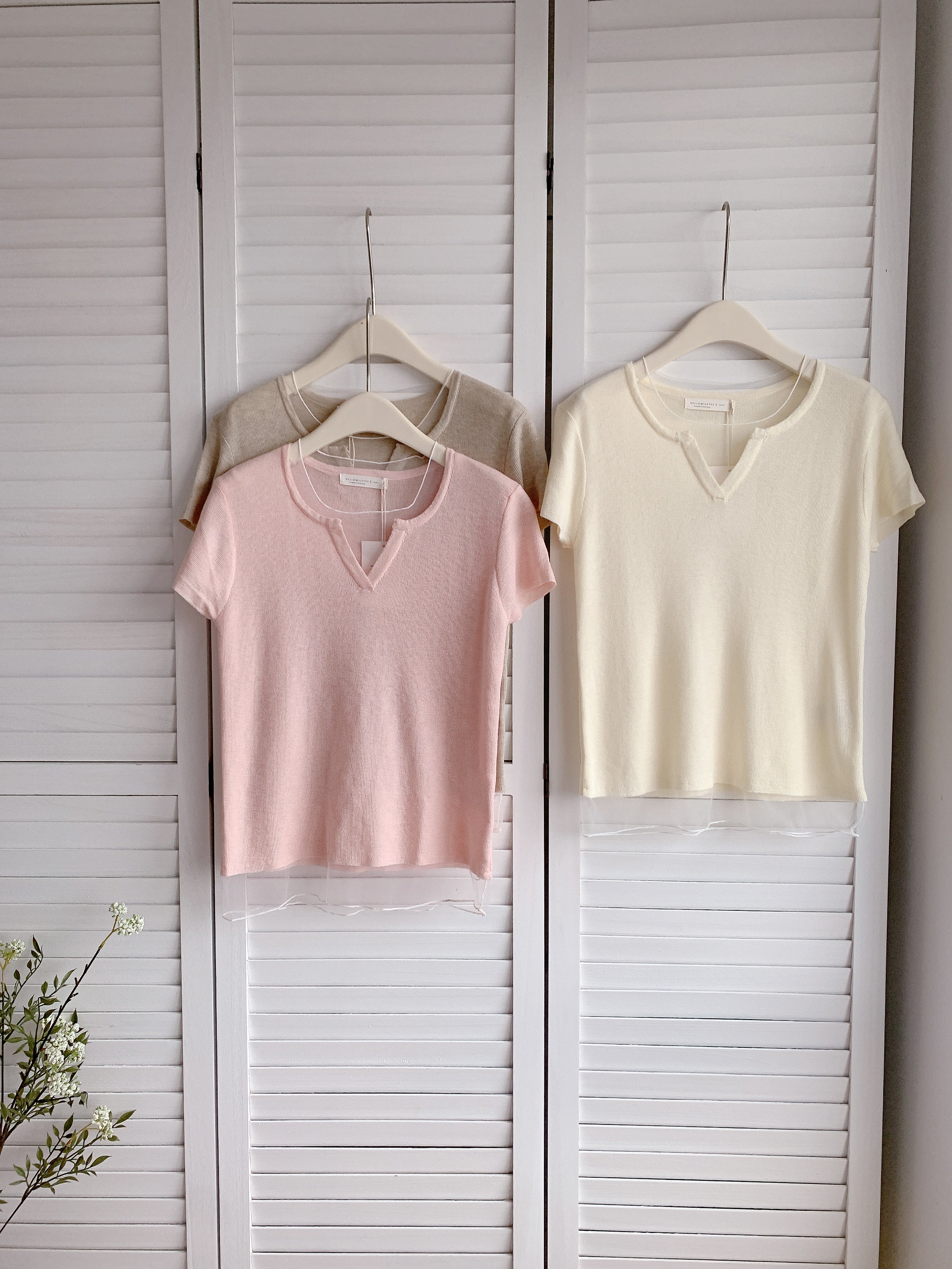 HELLO MILK TEE- 86517  V領網紗衫