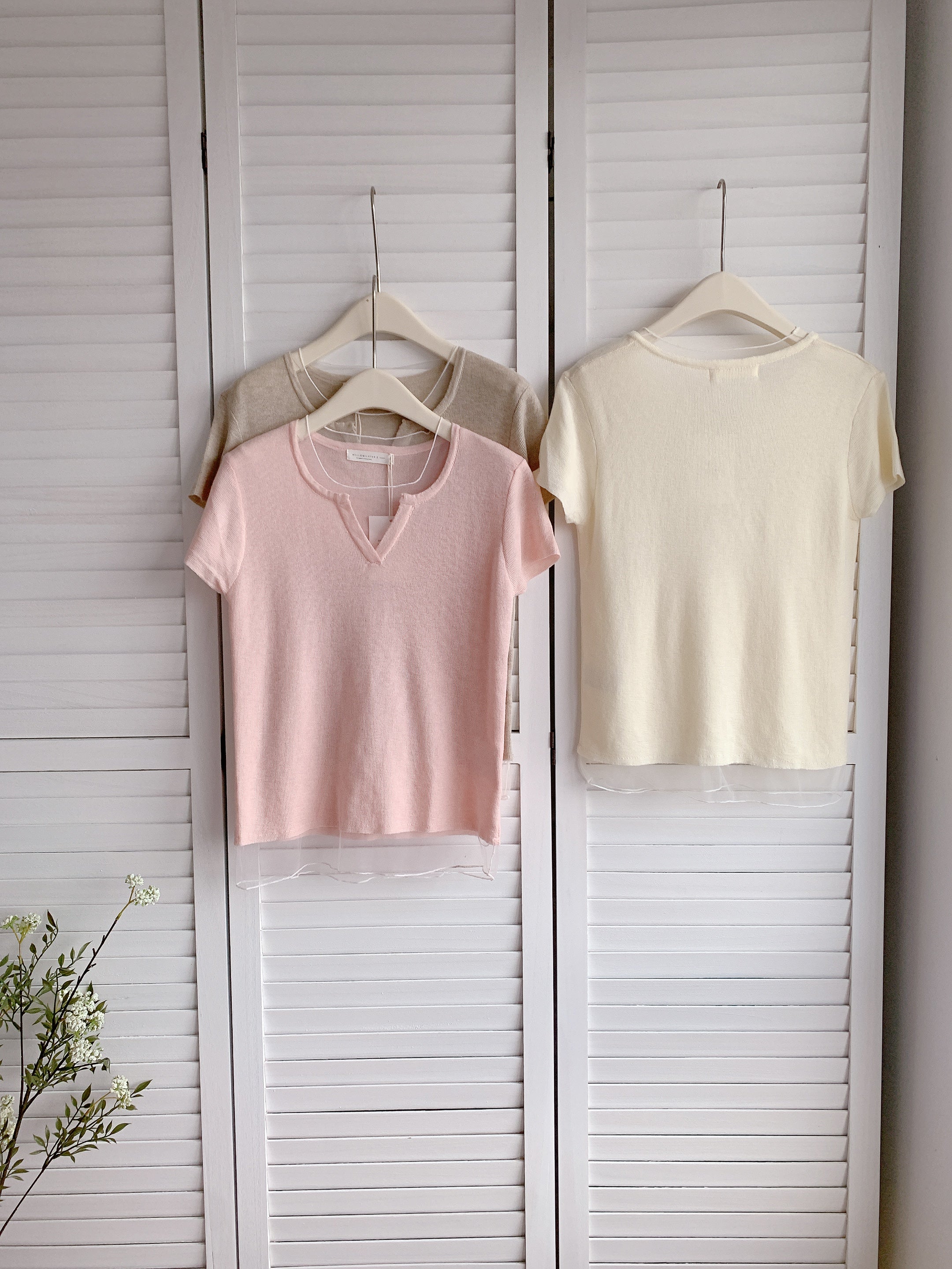 HELLO MILK TEE- 86517  V領網紗衫