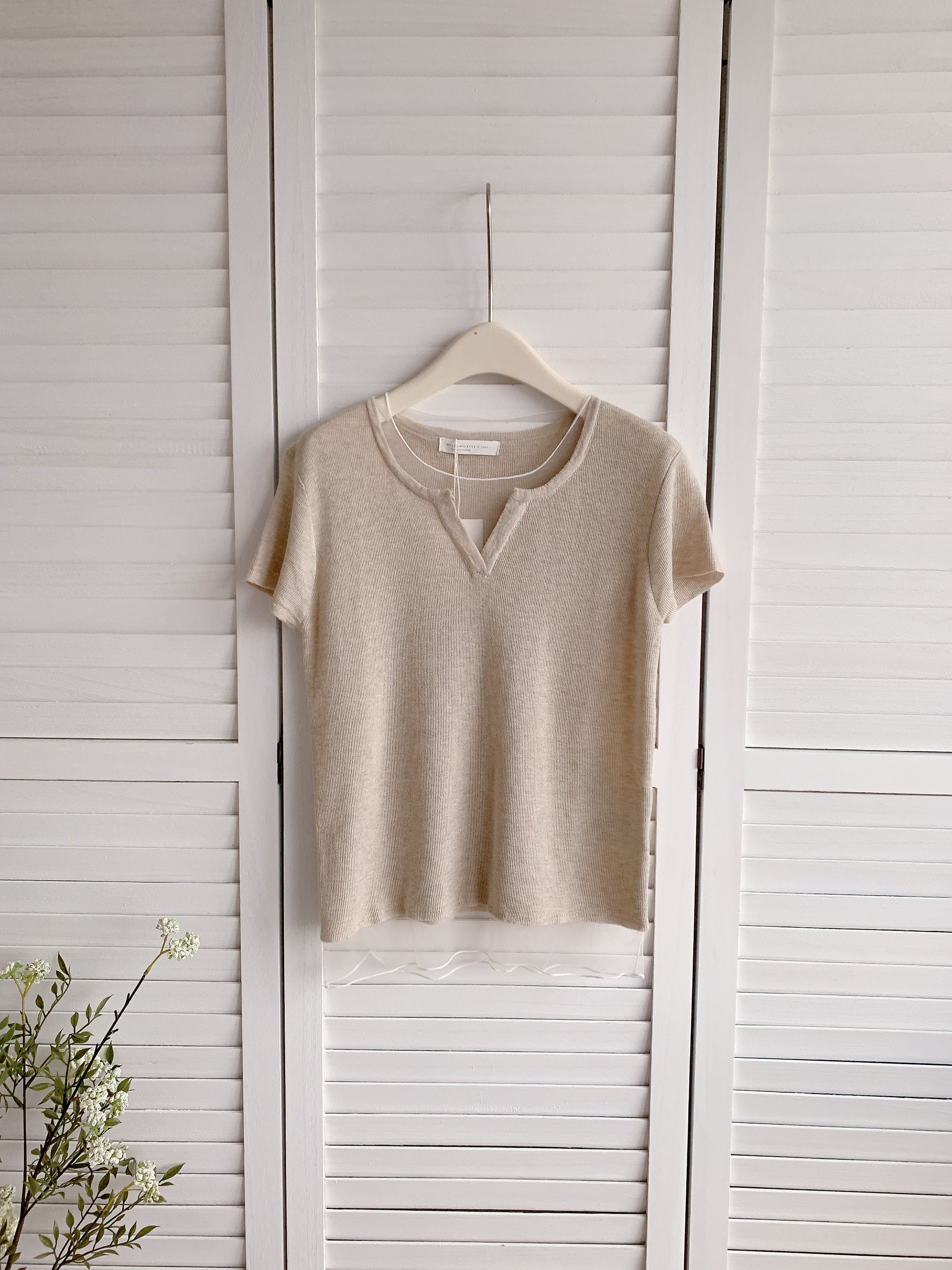 HELLO MILK TEE- 86517  V領網紗衫