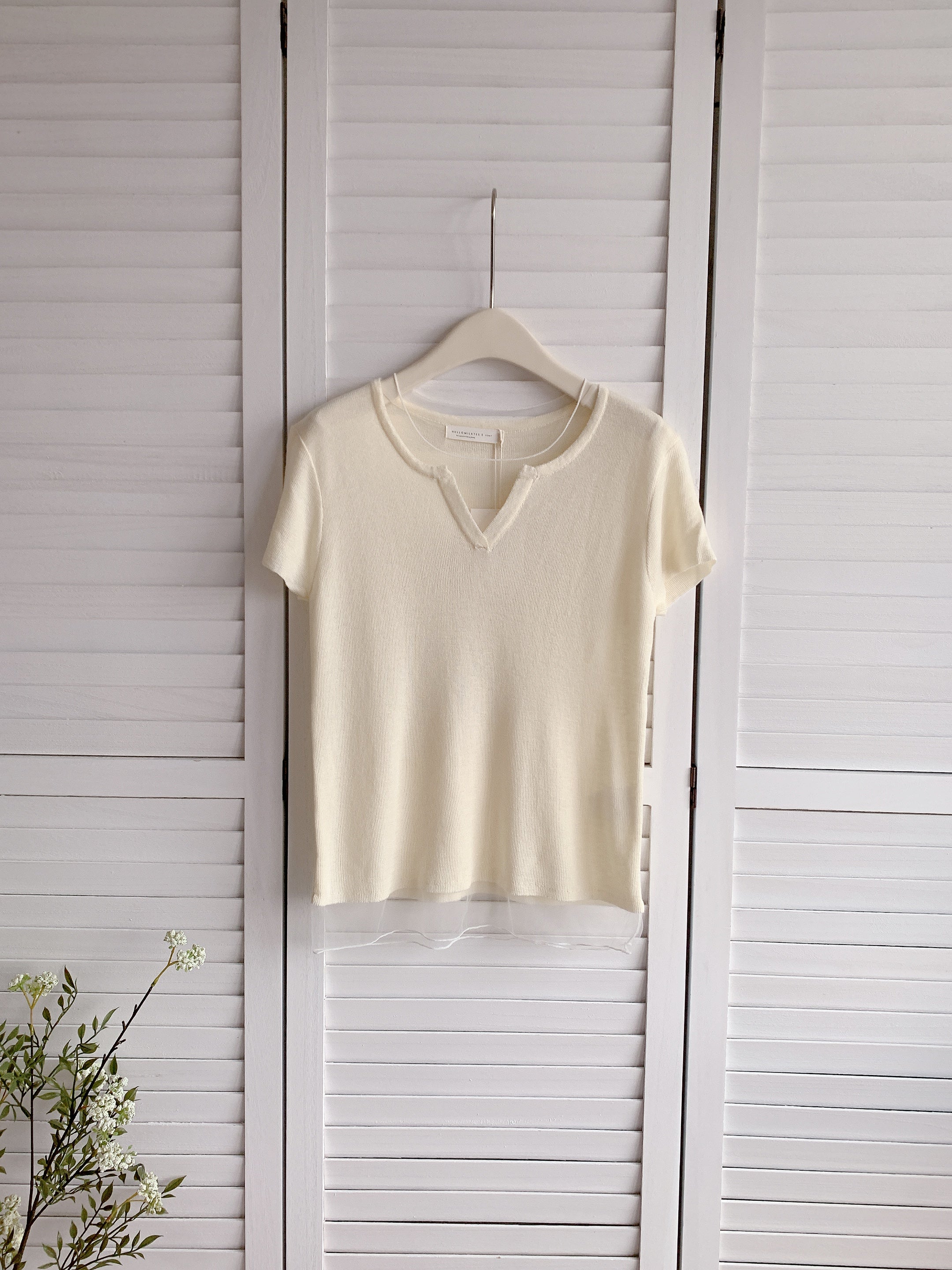 HELLO MILK TEE- 86517  V領網紗衫