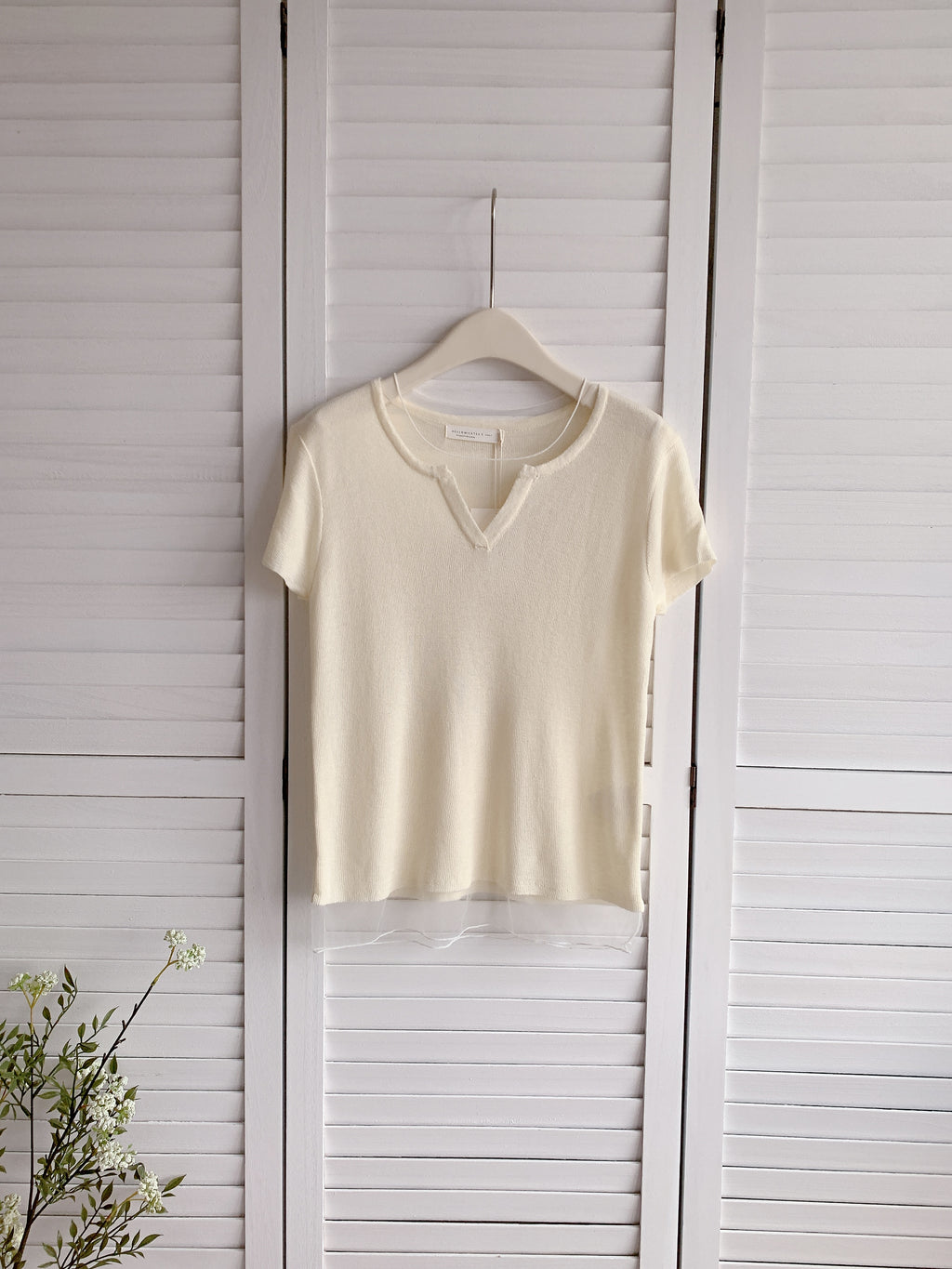 HELLO MILK TEE- 86517  V領網紗衫
