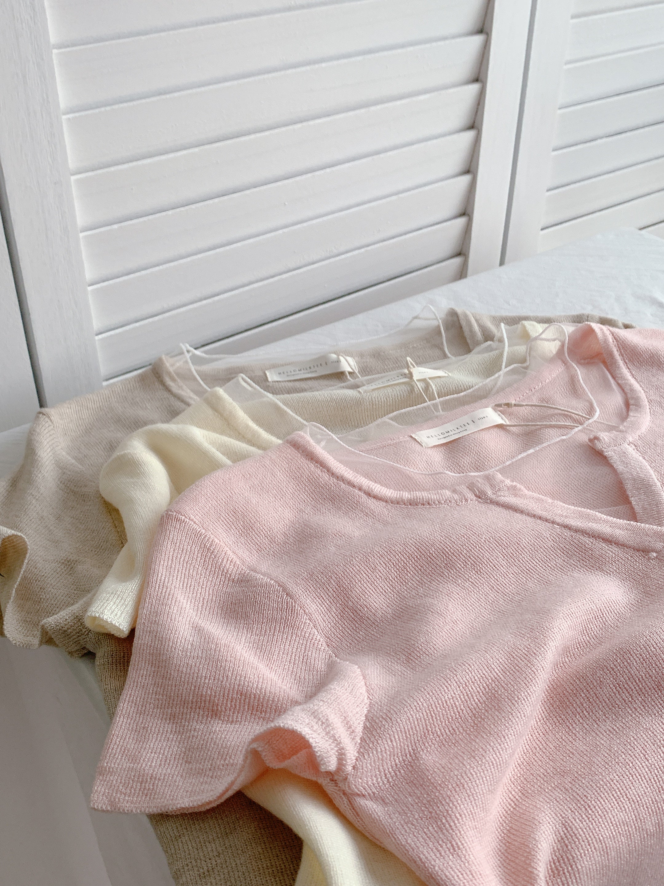 HELLO MILK TEE- 86517  V領網紗衫