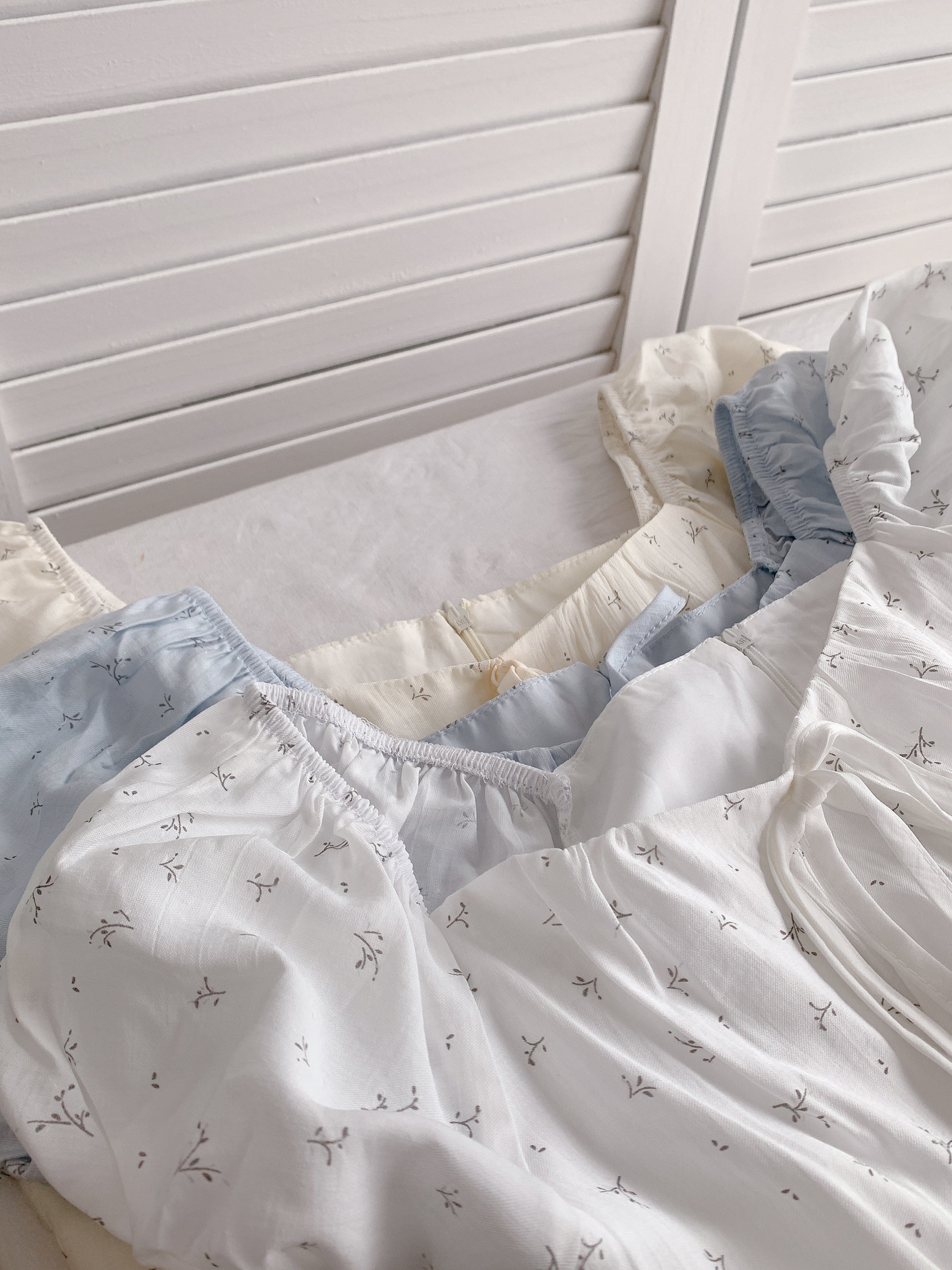 HELLO MILK TEE- 86468  碎花連衣裙