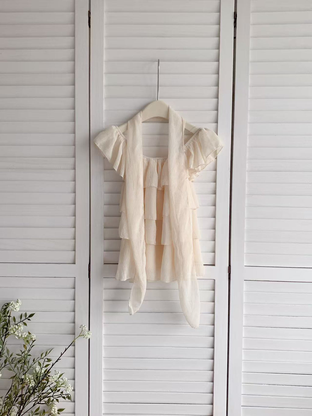 HELLO MILK TEE- 86467  荷葉邊小衫