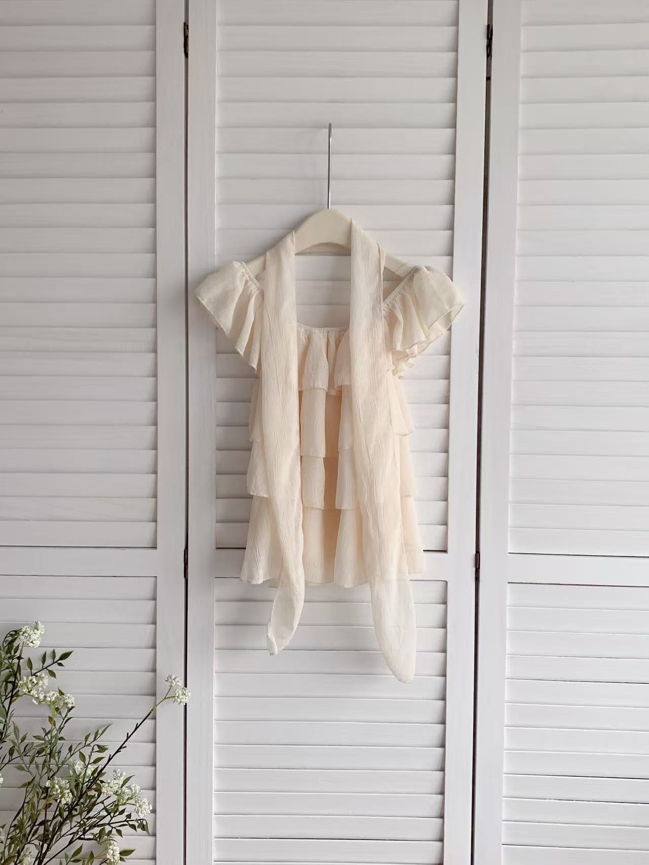 HELLO MILK TEE- 86467  荷葉邊小衫