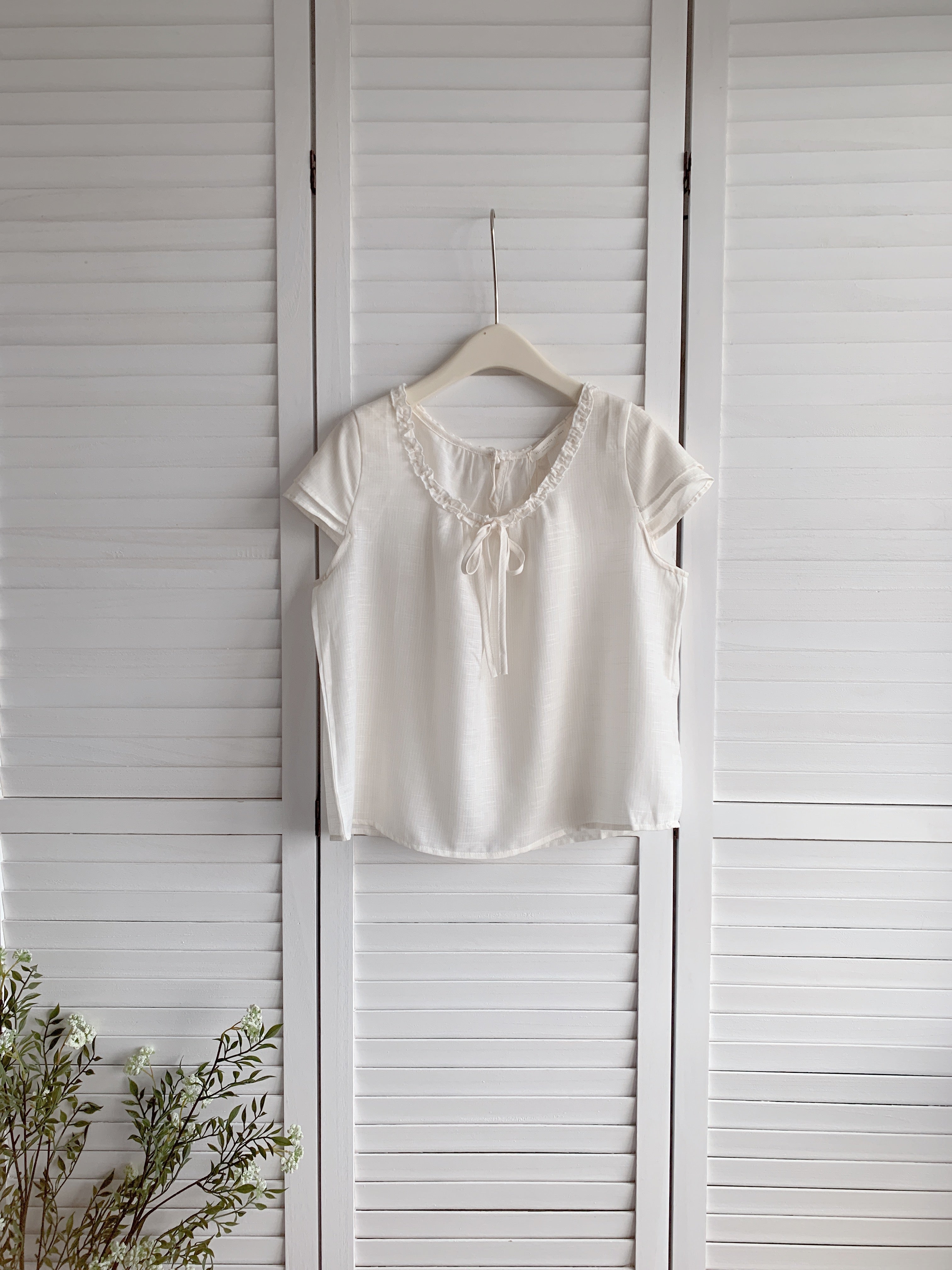 HELLO MILK TEE- 86567  木耳邊短袖