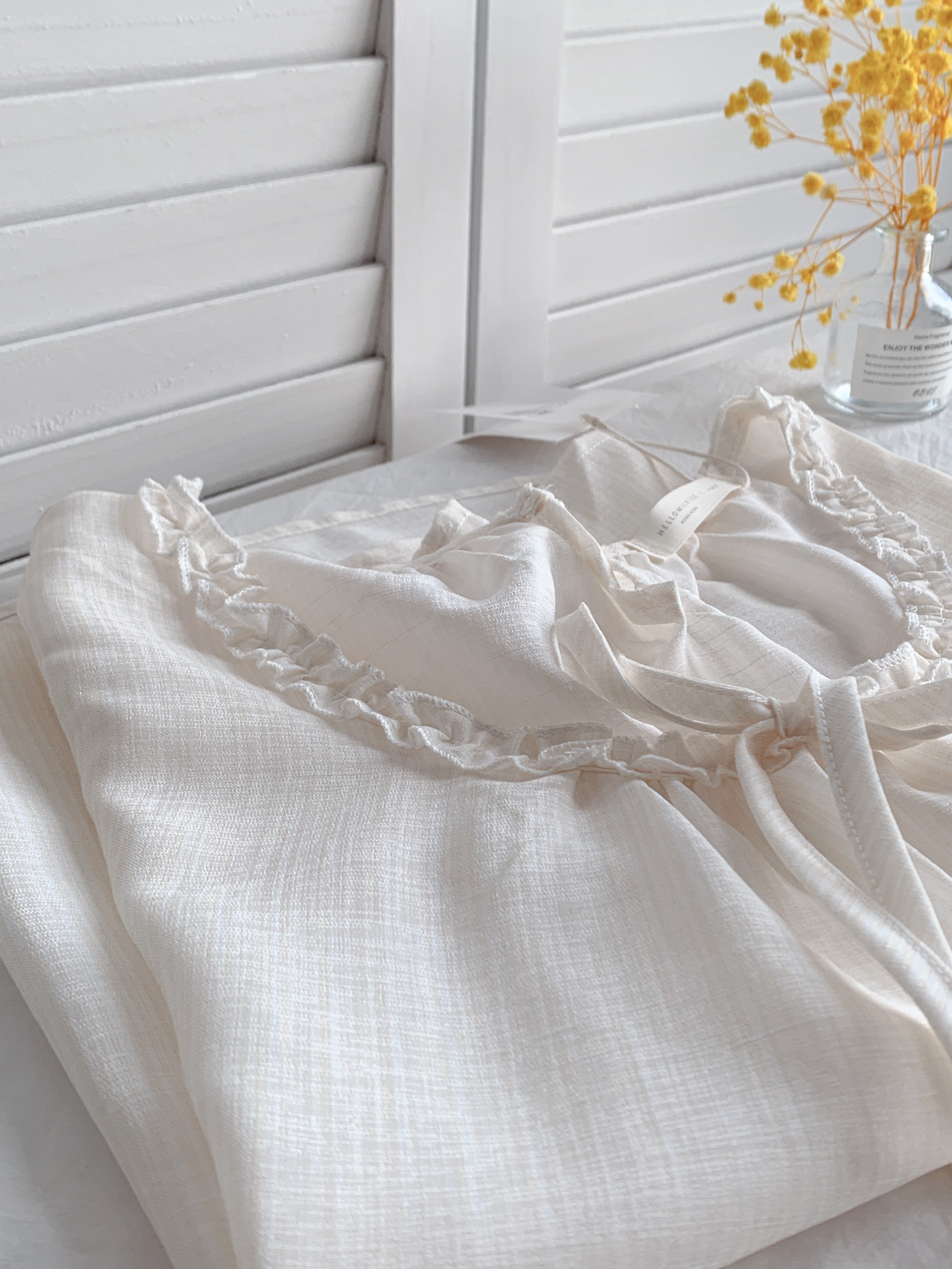 HELLO MILK TEE- 86567  木耳邊短袖