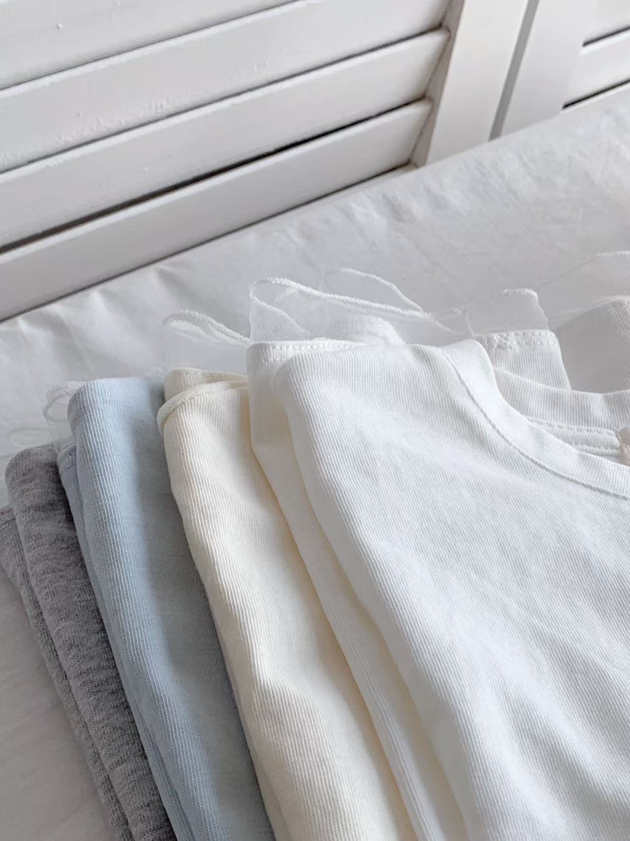 HELLO MILK TEE- 86621  拼接蕾絲衫