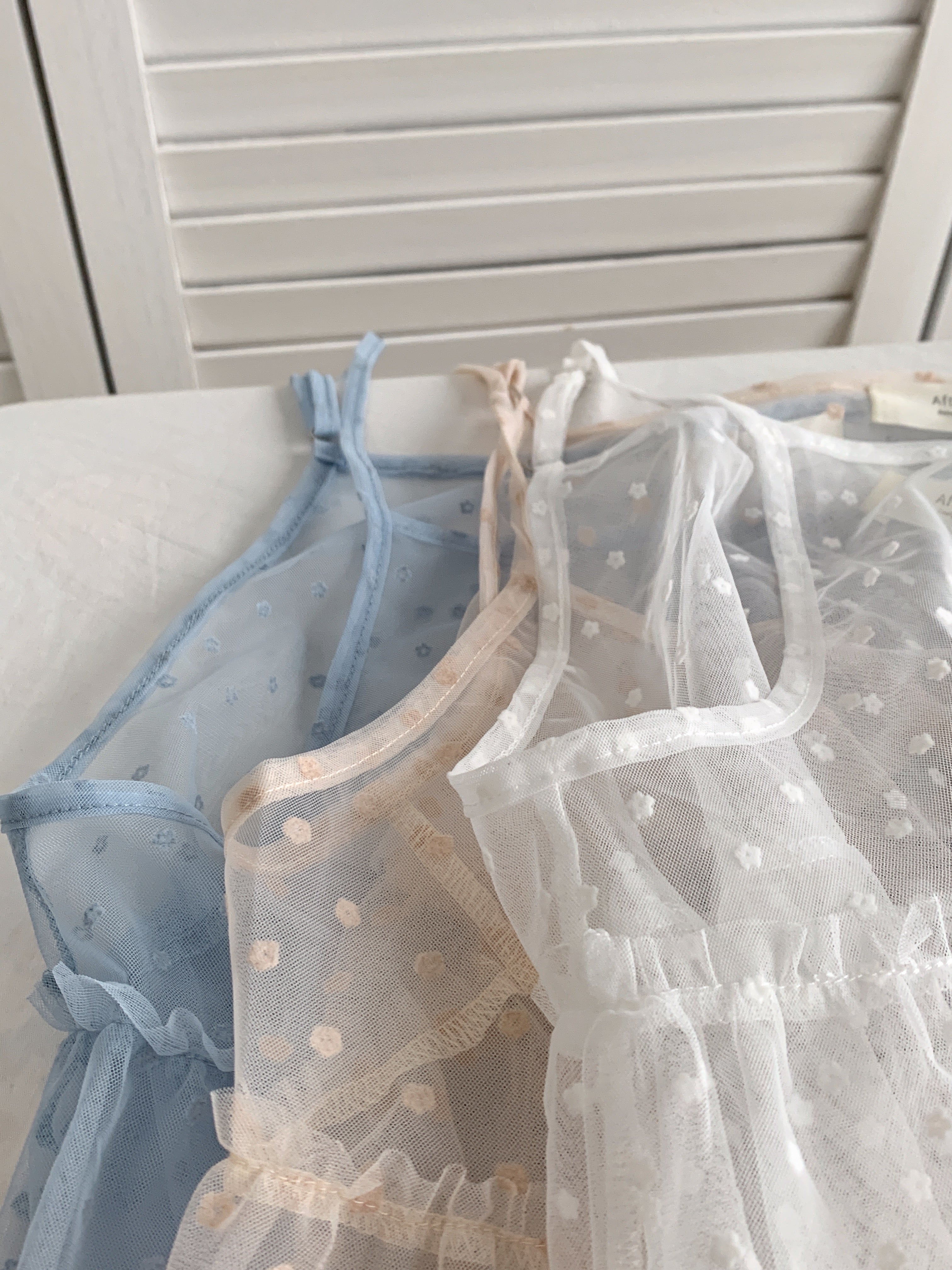 HELLO MILK TEE- 86726   網紗吊帶衫