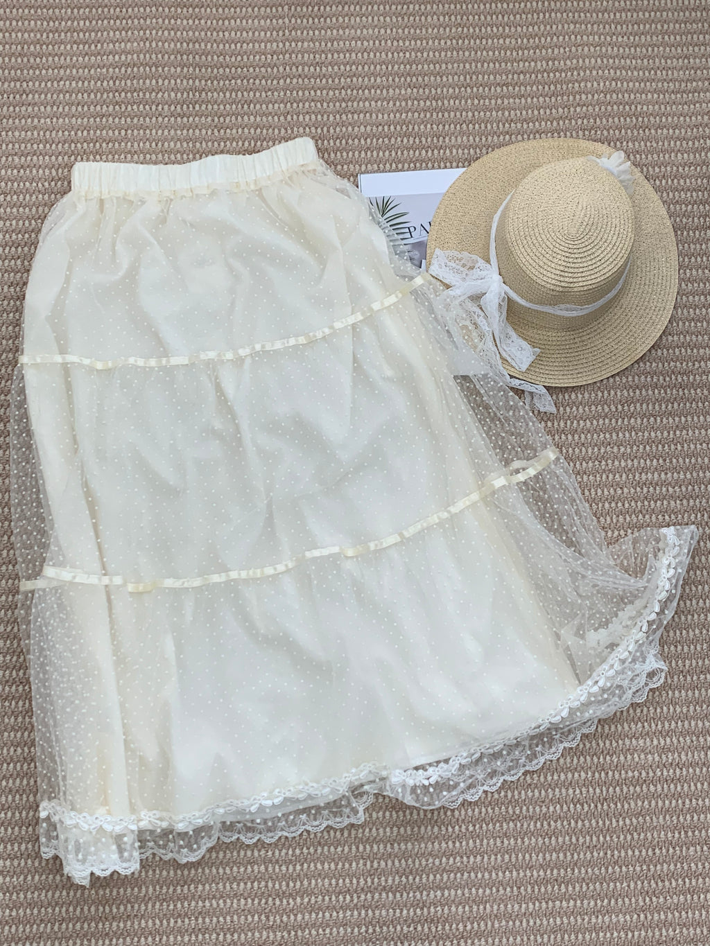 HELLO MILK TEE- 86720   蕾絲半裙