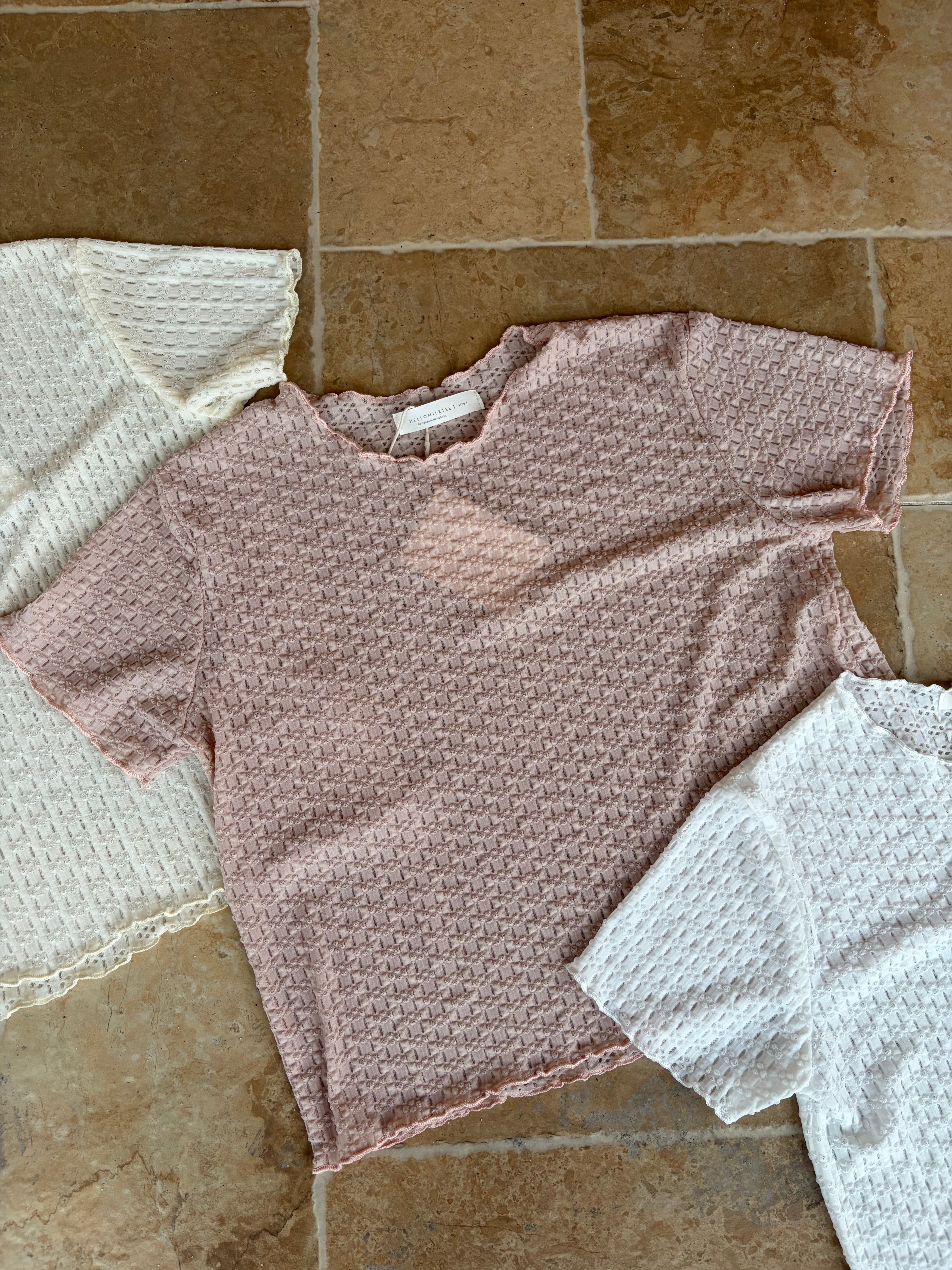 HELLO MILK TEE- 86775   木耳邊上衣