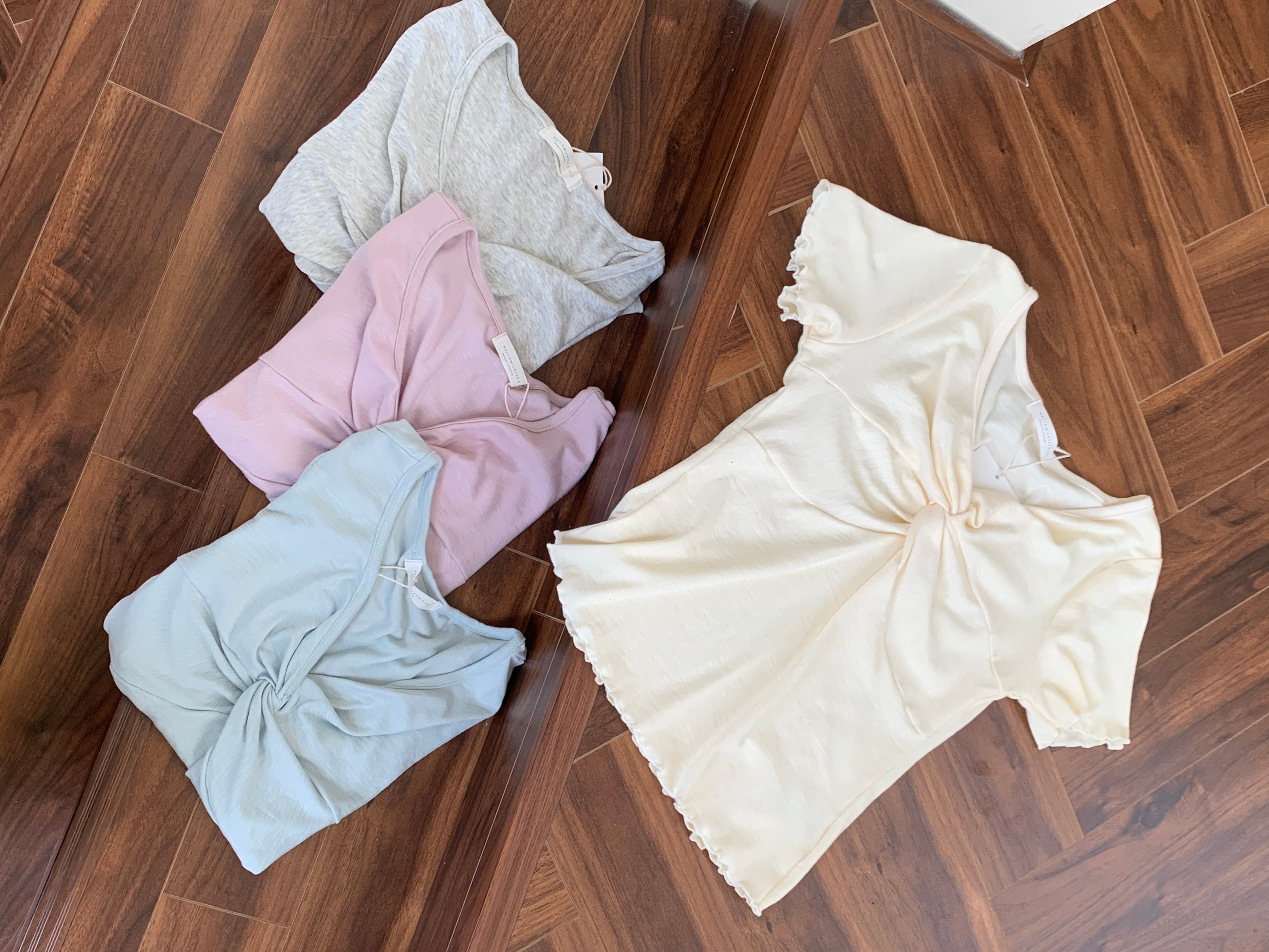 HELLO MILK TEE- 86851   V領小衫