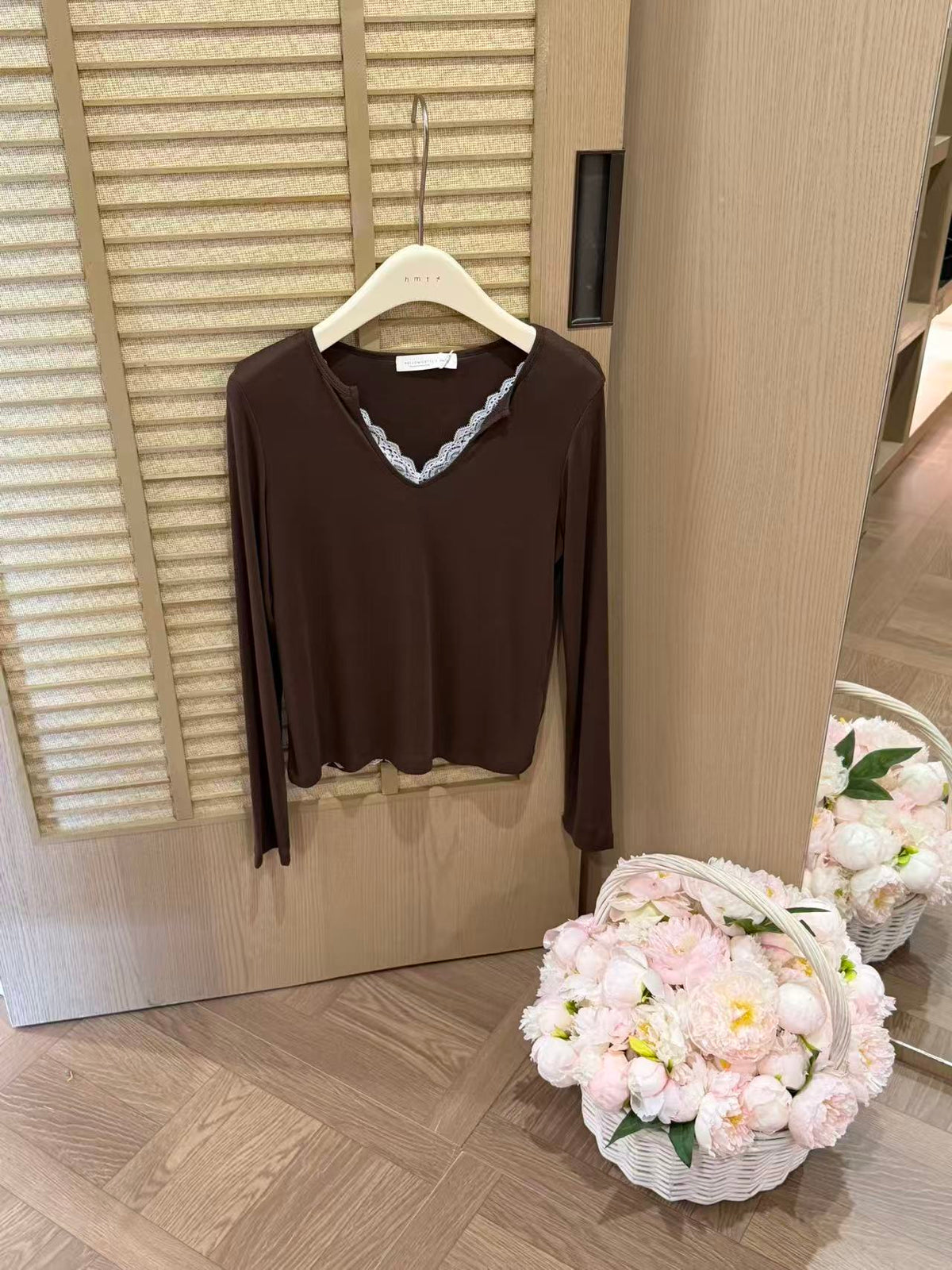HELLO MILK TEE- 86915 拼接蕾絲衫