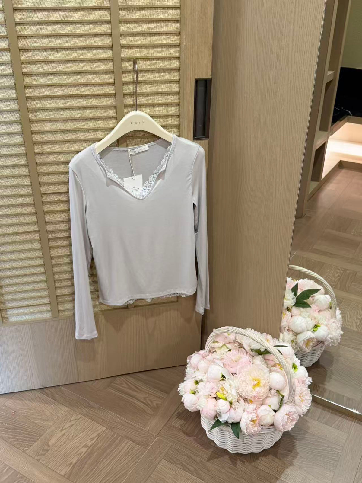 HELLO MILK TEE- 86915 拼接蕾絲衫