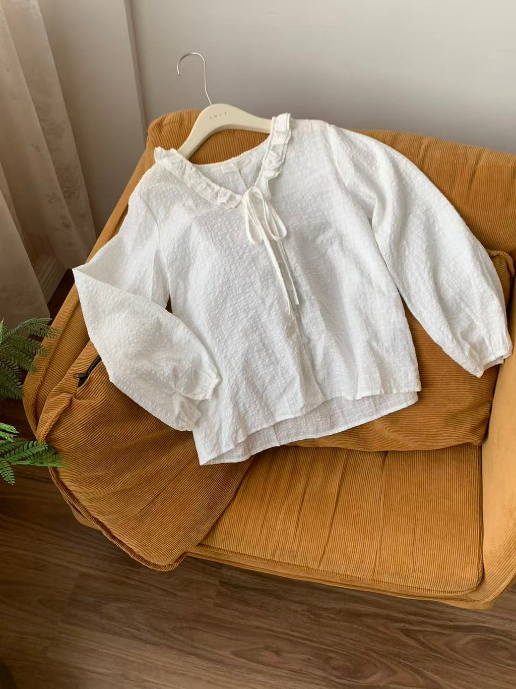 HELLO MILK TEE- 86907 荷葉邊小衫