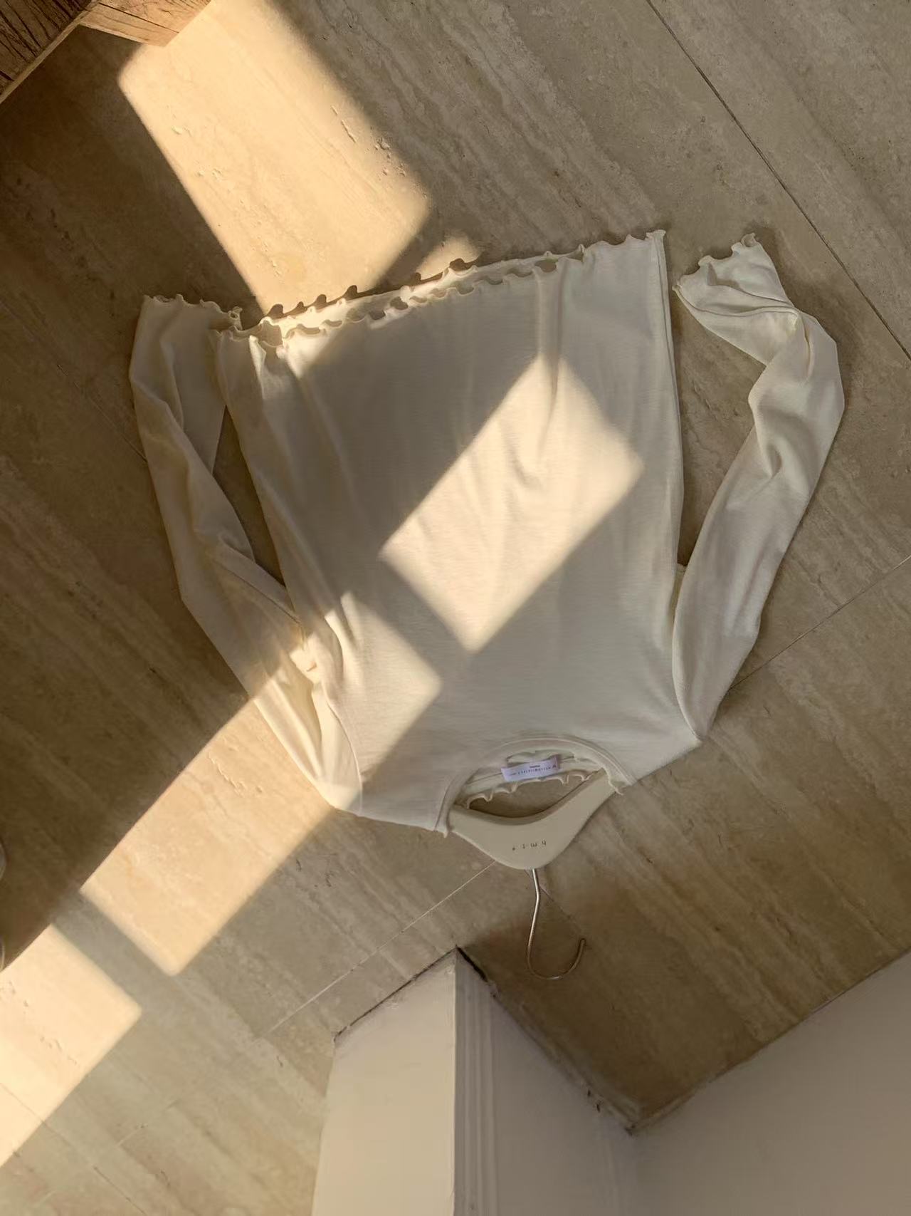 HELLO MILK TEE- 86941 木耳邊小衫