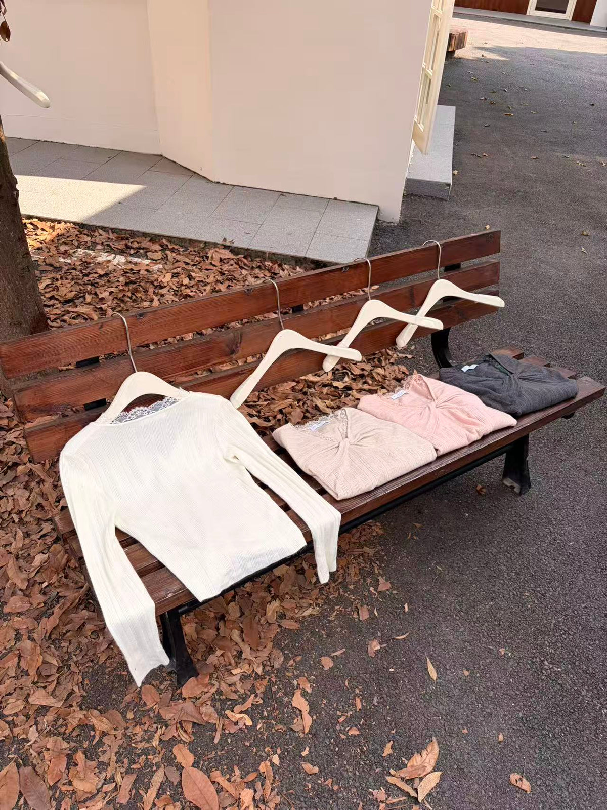 HELLO MILK TEE- 86943 蕾絲扭結衫