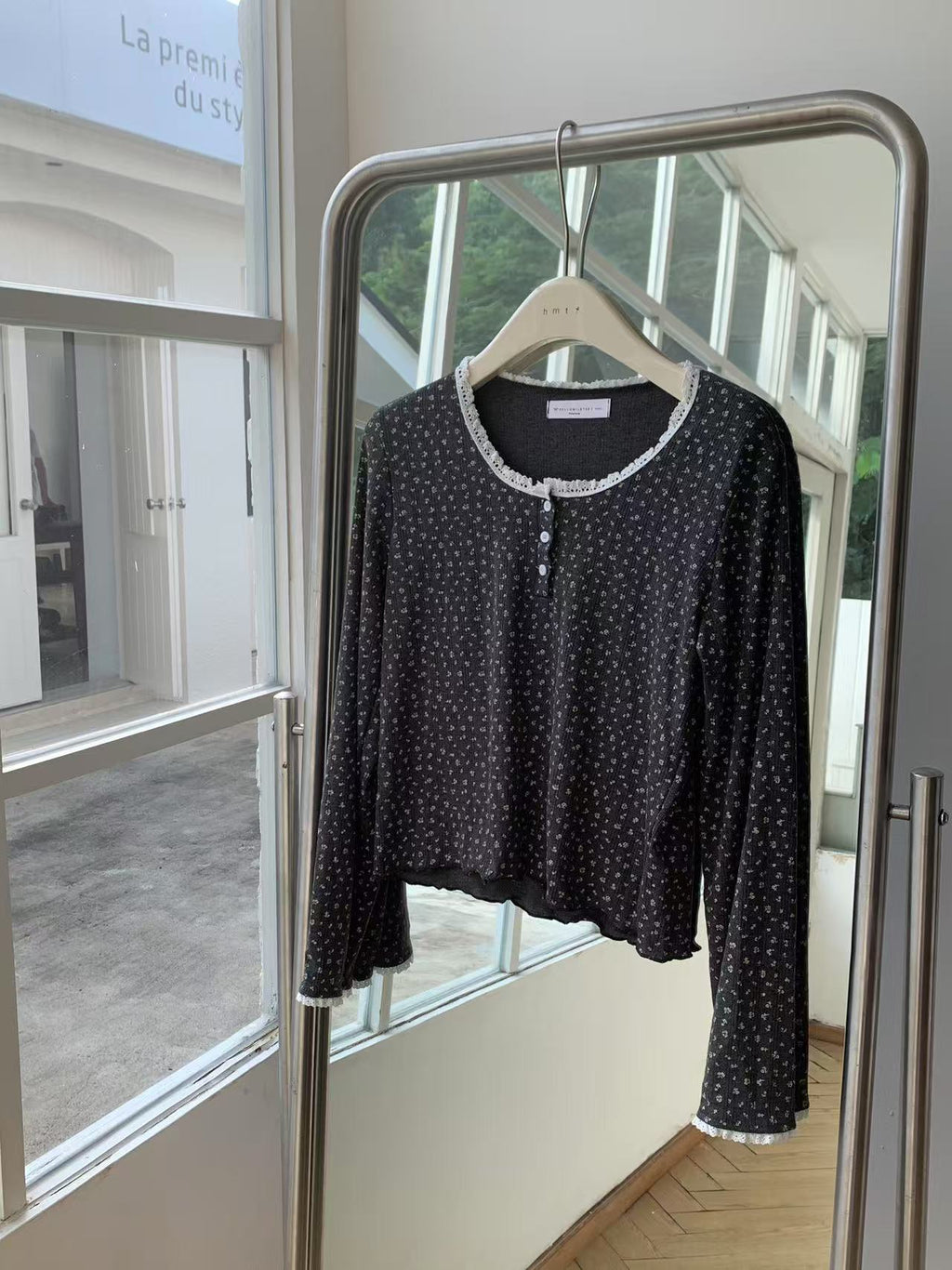 HELLO MILK TEE- 86977 圓領碎花衫