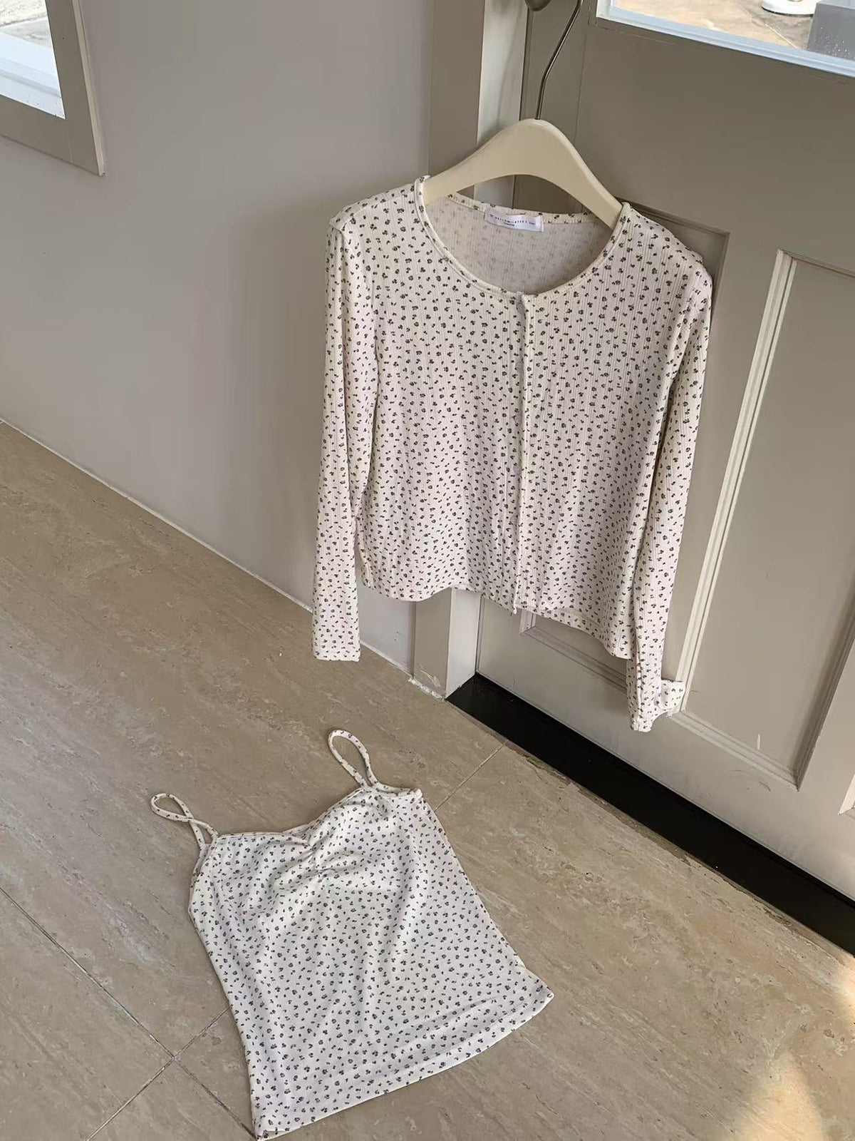 HELLO MILK TEE- 86976 碎花兩件套