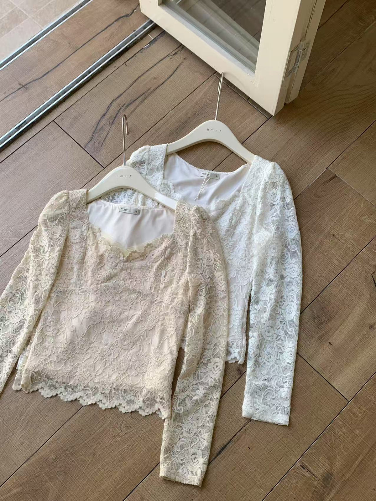 HELLO MILK TEE- 86954 百搭蕾絲衫