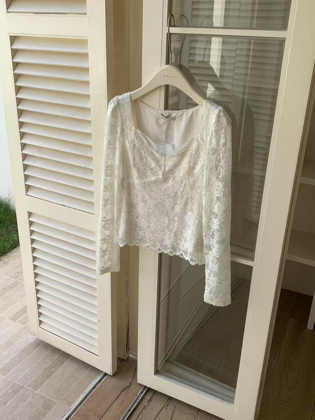 HELLO MILK TEE- 86954 百搭蕾絲衫