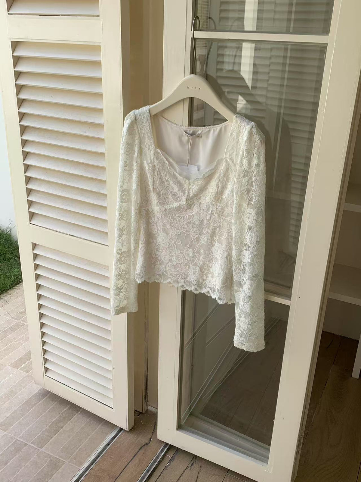 HELLO MILK TEE- 86954 百搭蕾絲衫