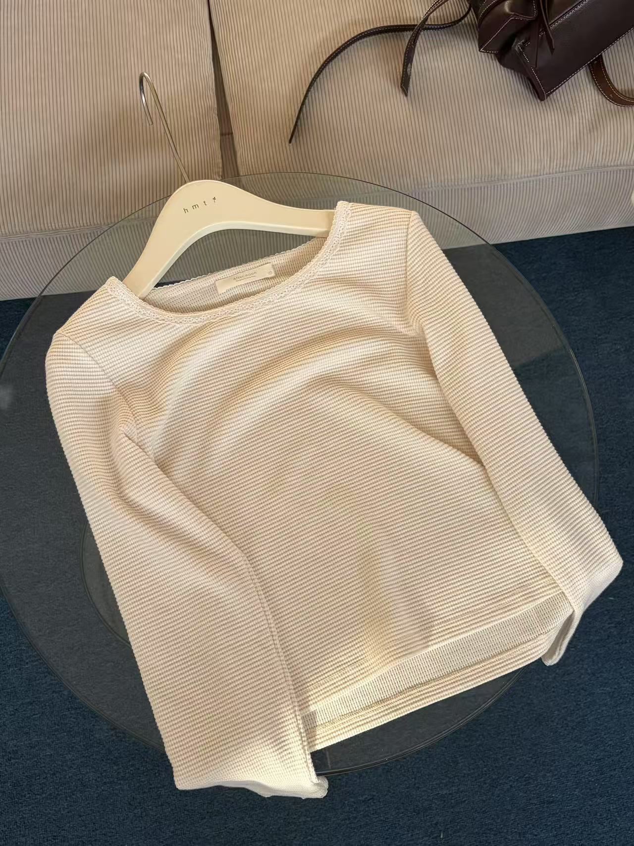 HELLO MILK TEE- 86973 蕾絲拼接衫