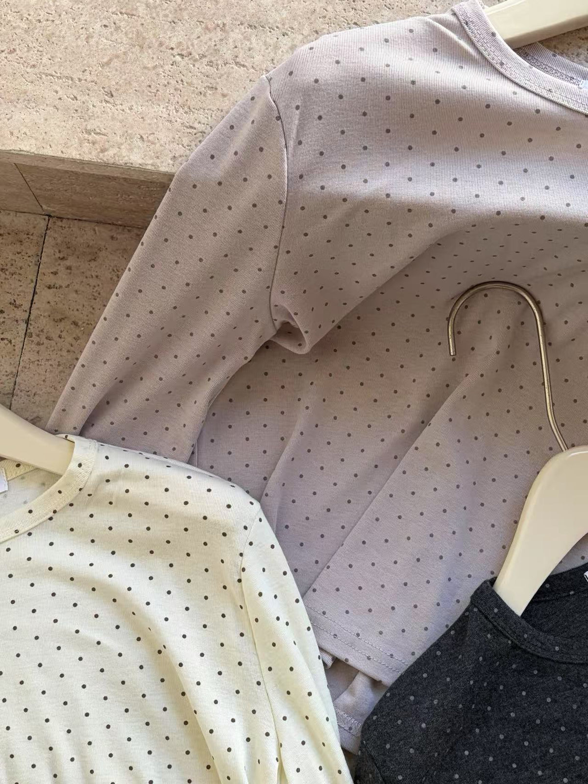 HELLO MILK TEE- 86980 波點上衣