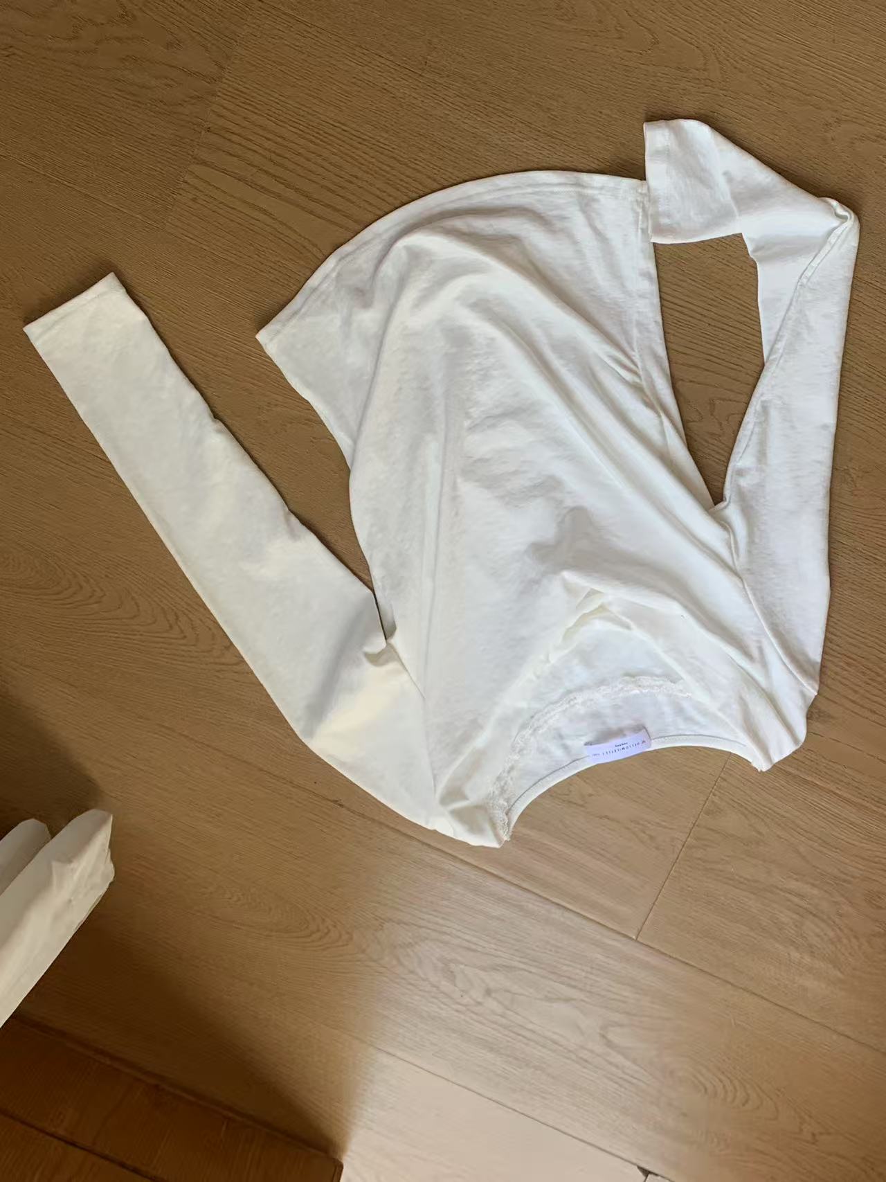 HELLO MILK TEE- 87037 蕾絲蕩領衫