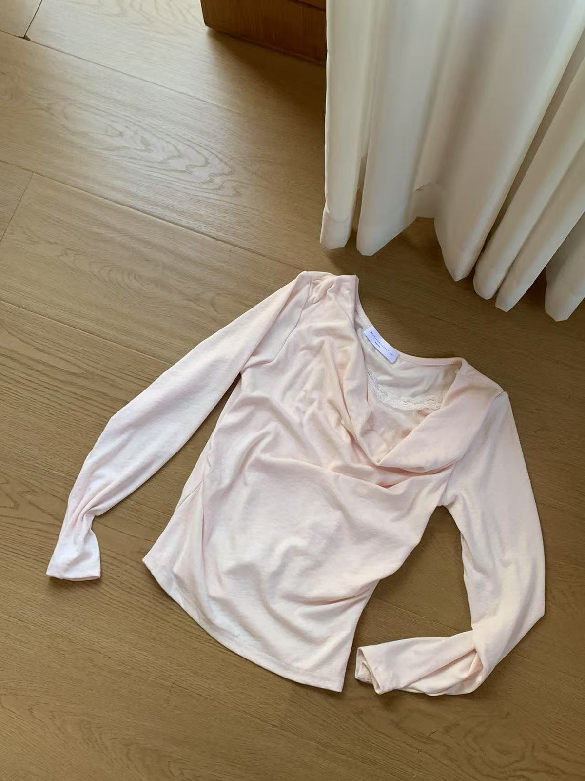 HELLO MILK TEE- 87037 蕾絲蕩領衫