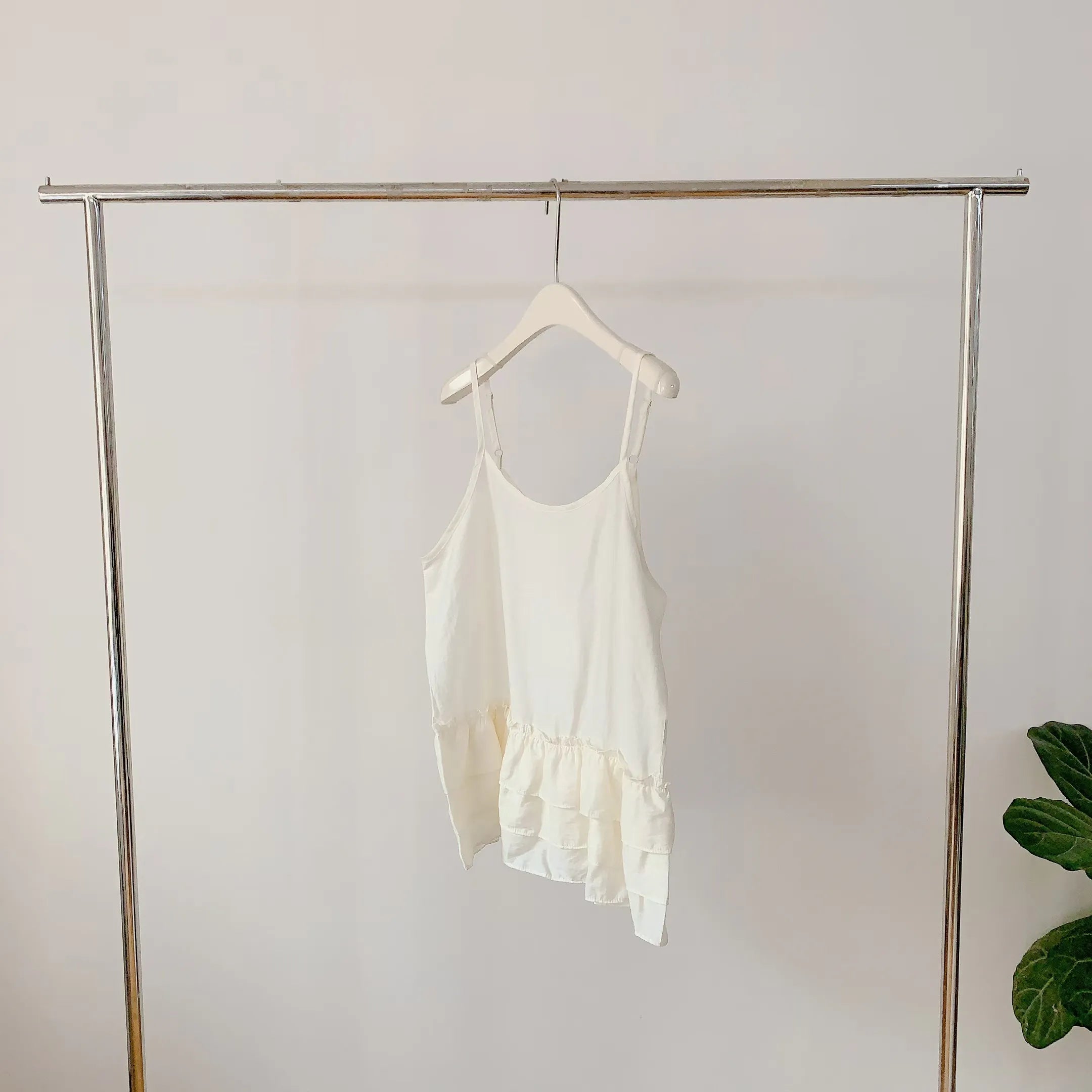 HELLO MILK TEE- 84579 吊帶小衫