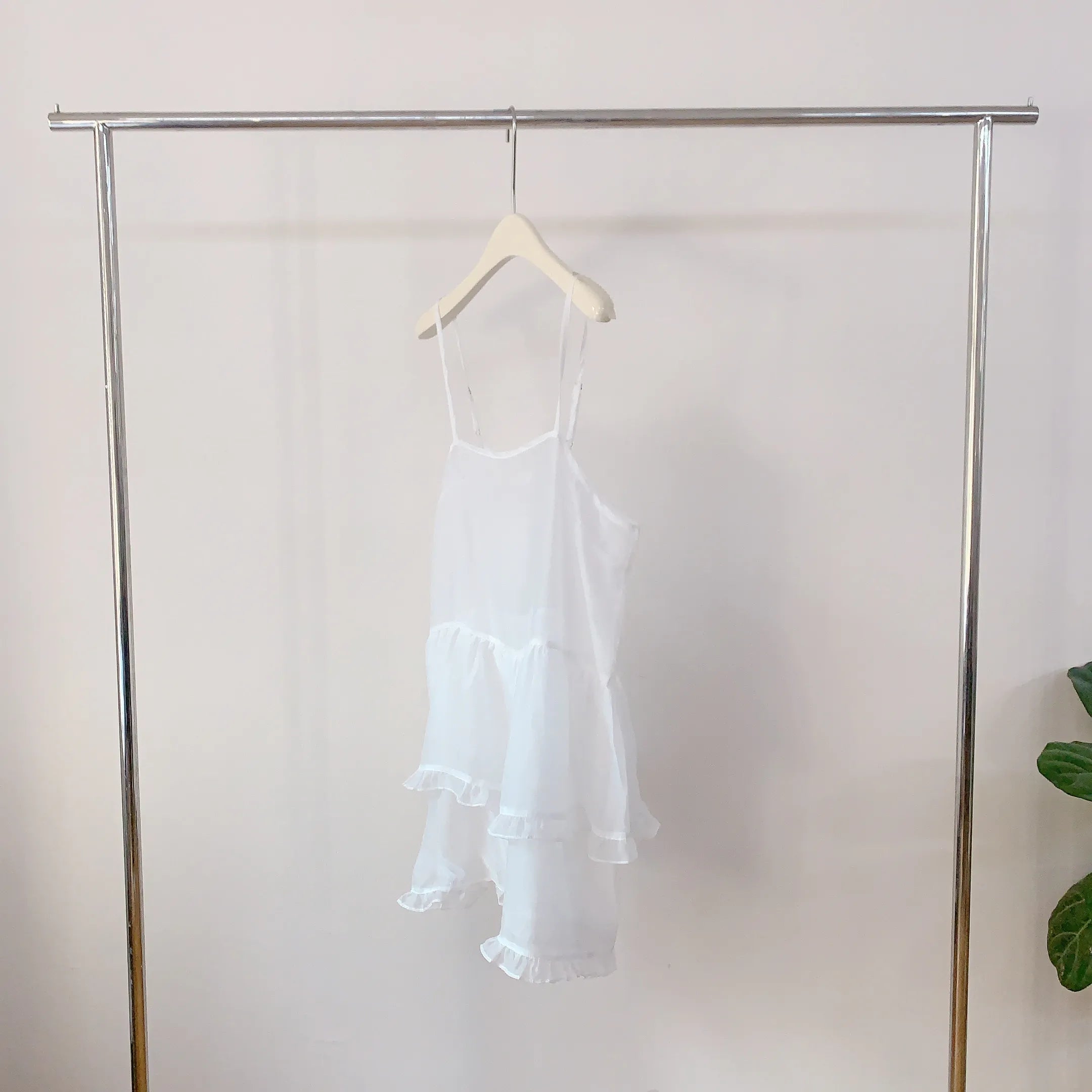HELLO MILK TEE- 84523 百搭吊帶裙