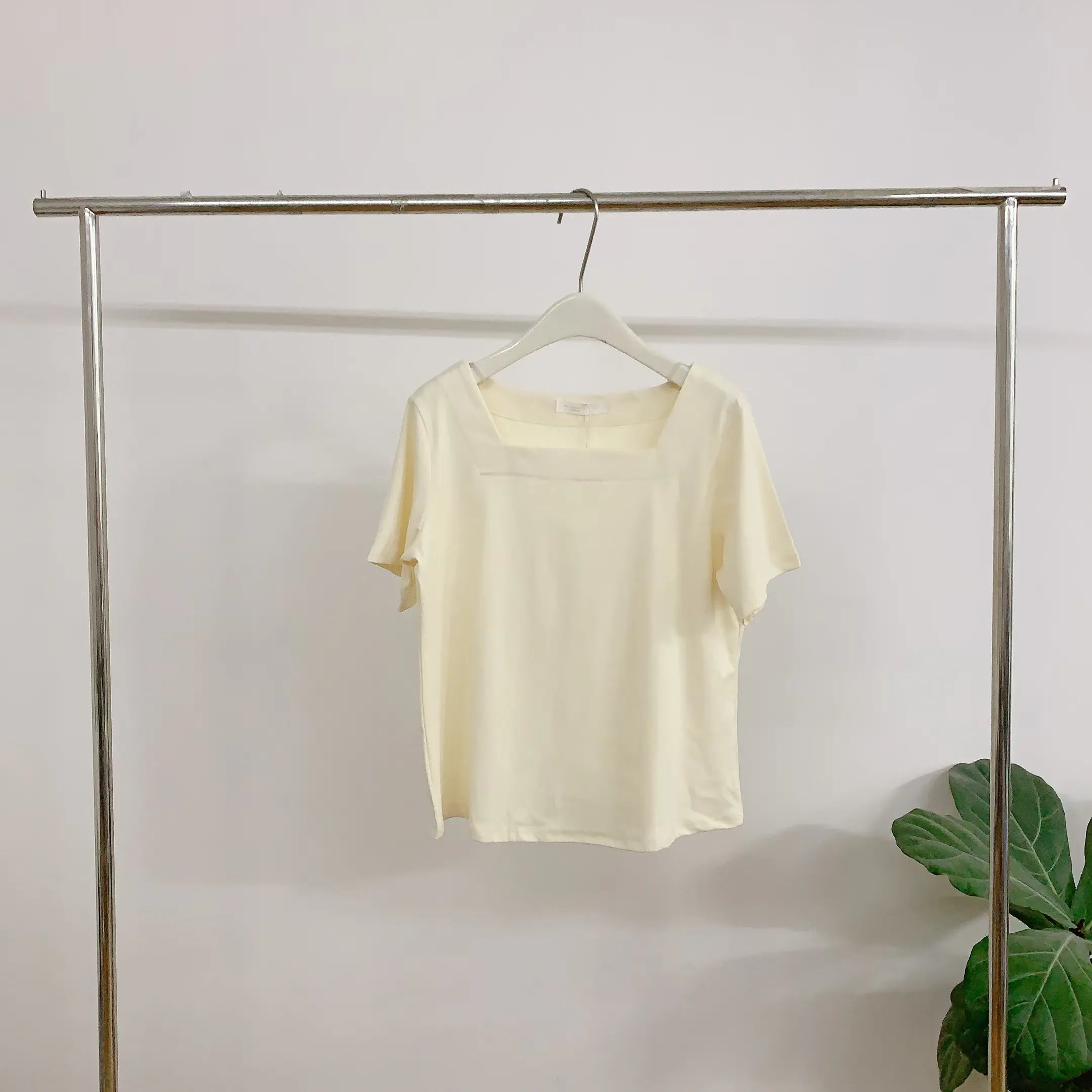 HELLO MILK TEE- 84815 方領短袖