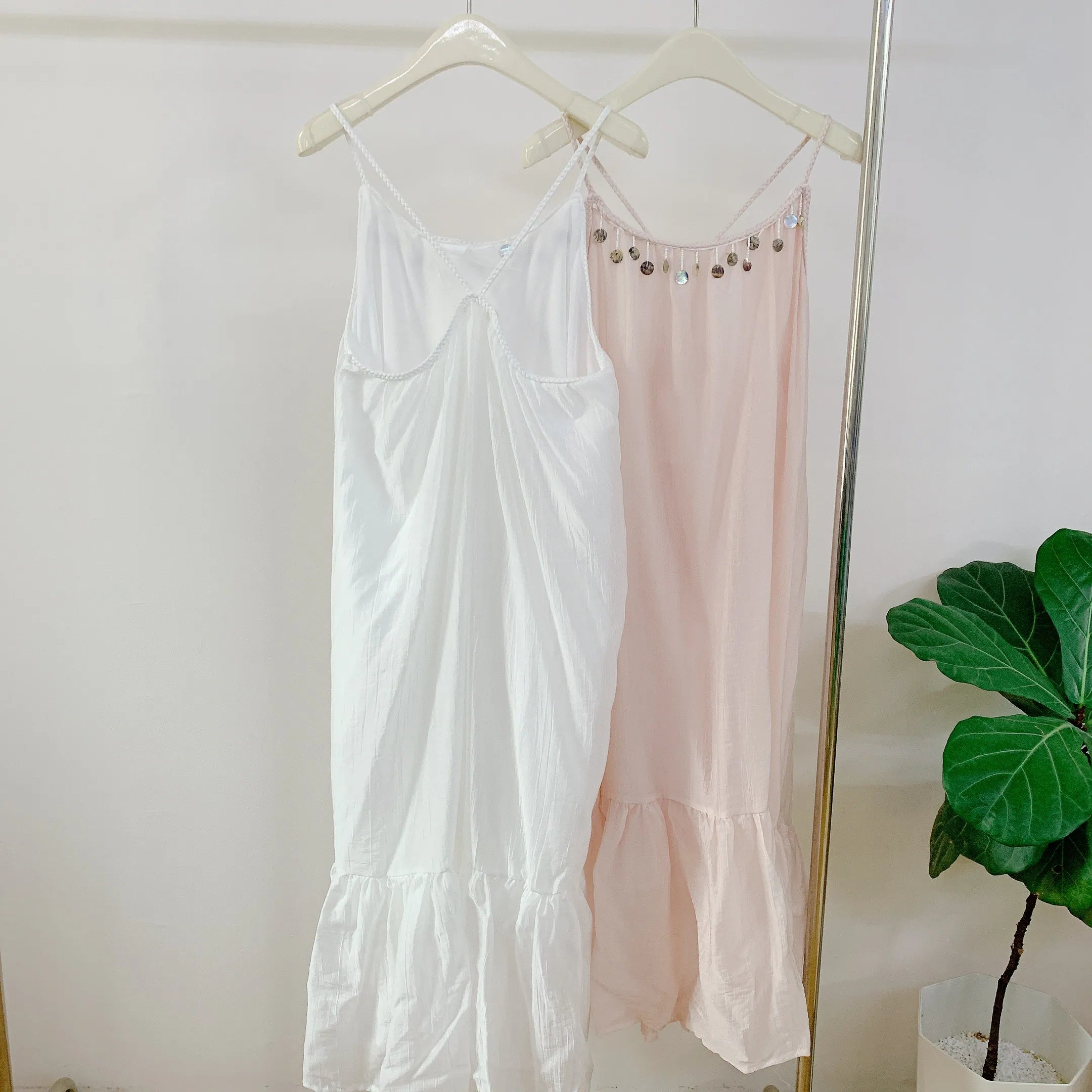 HELLO MILK TEE- 84921 百搭吊帶裙