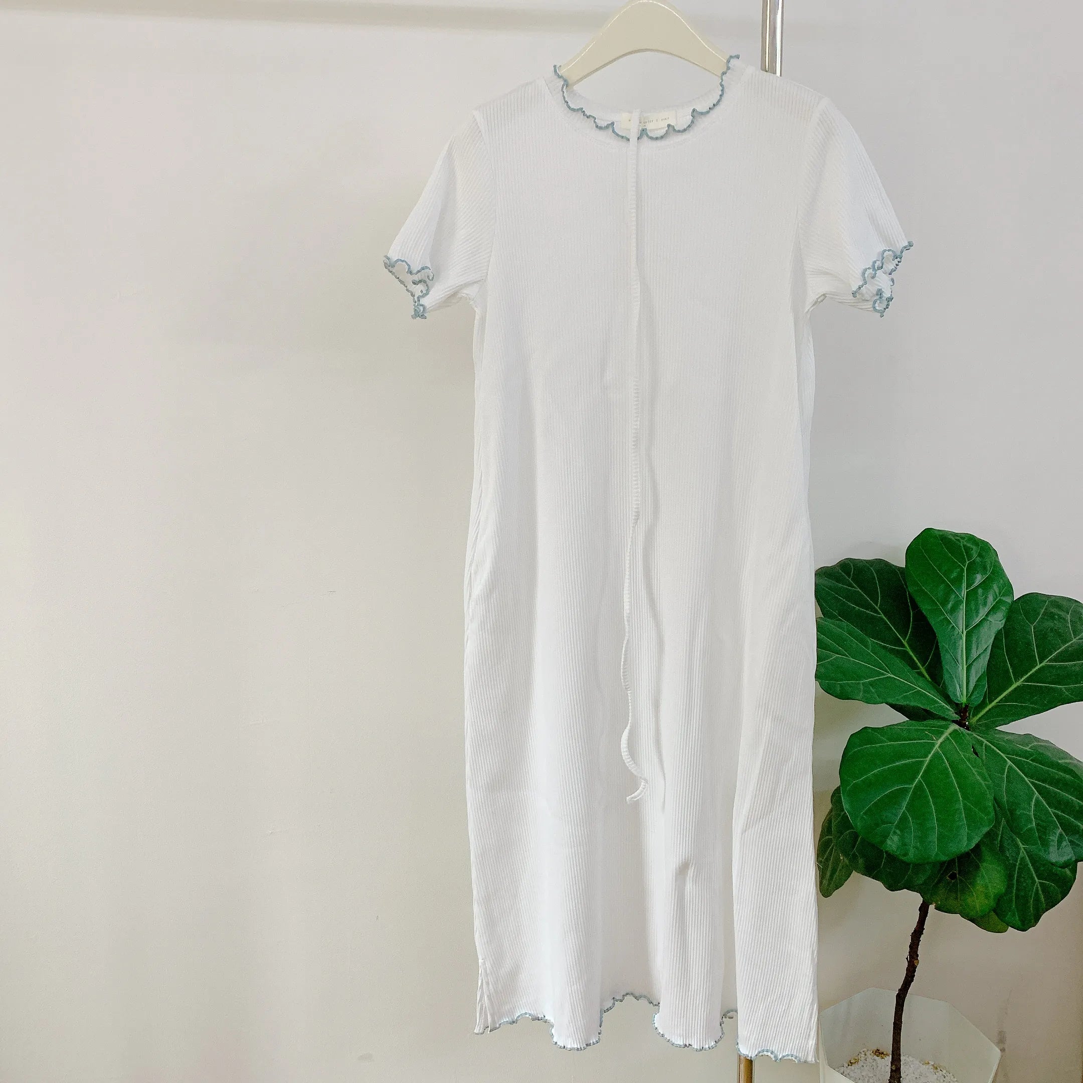 HELLO MILK TEE- 85077簡約連衣裙