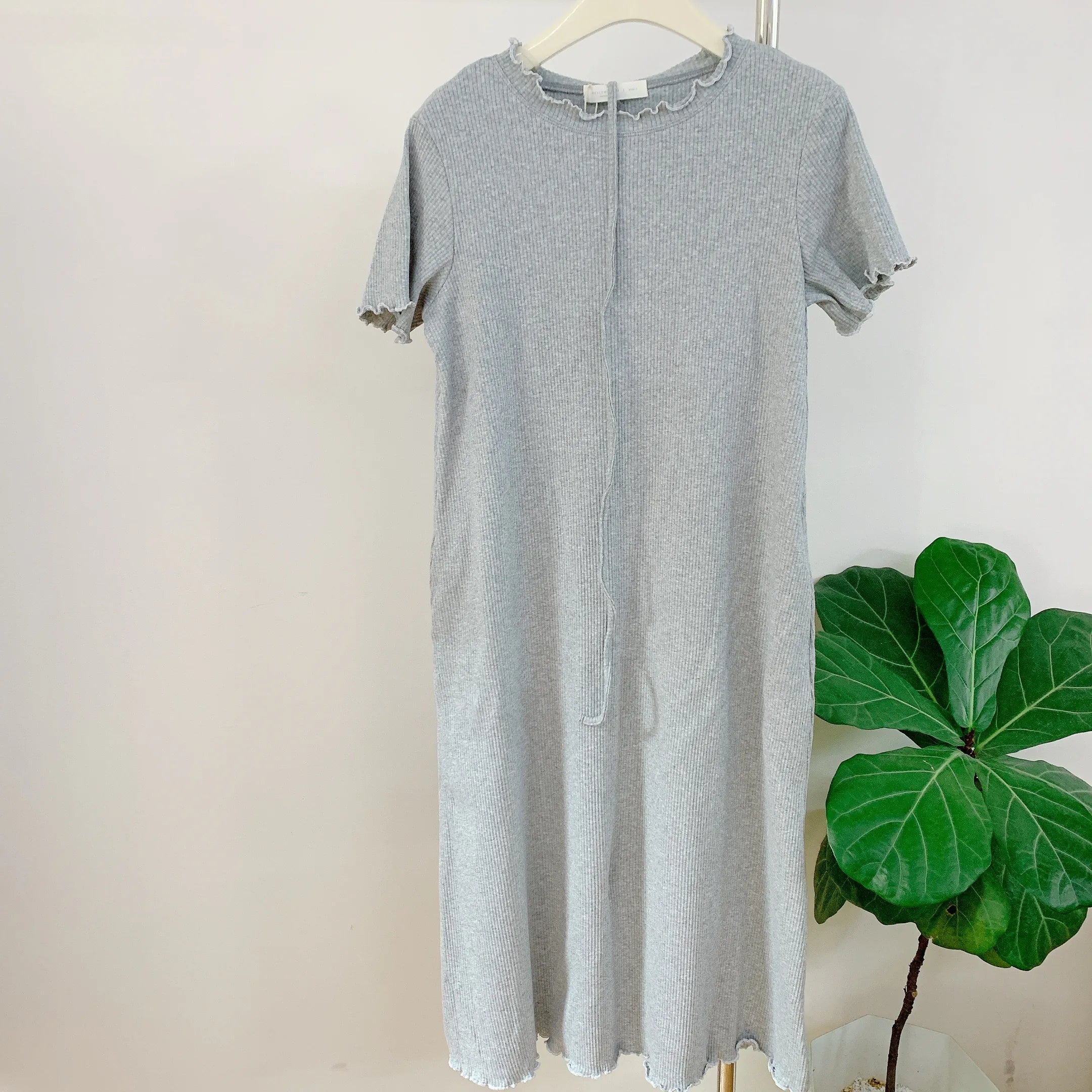 HELLO MILK TEE- 85077簡約連衣裙