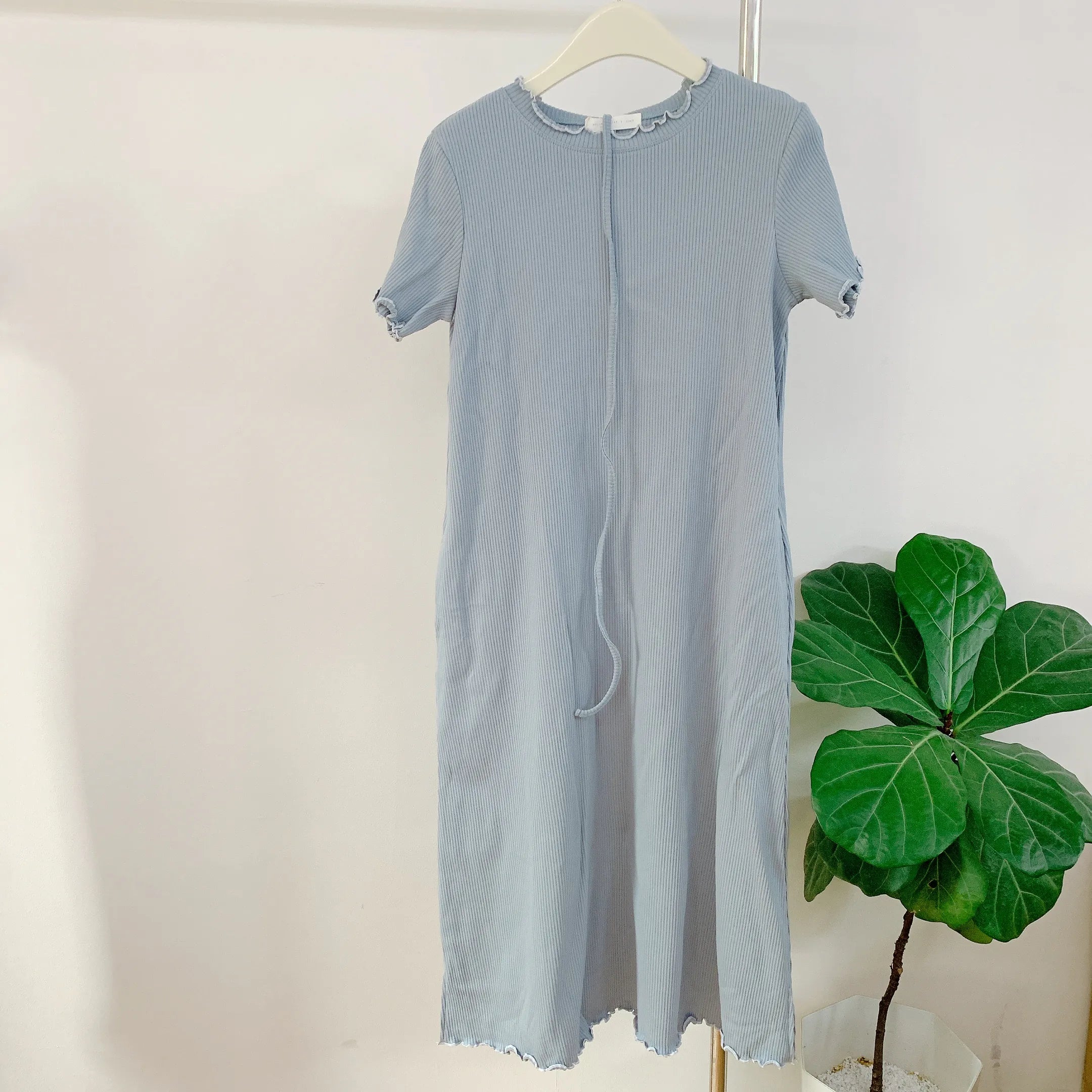 HELLO MILK TEE- 85077簡約連衣裙