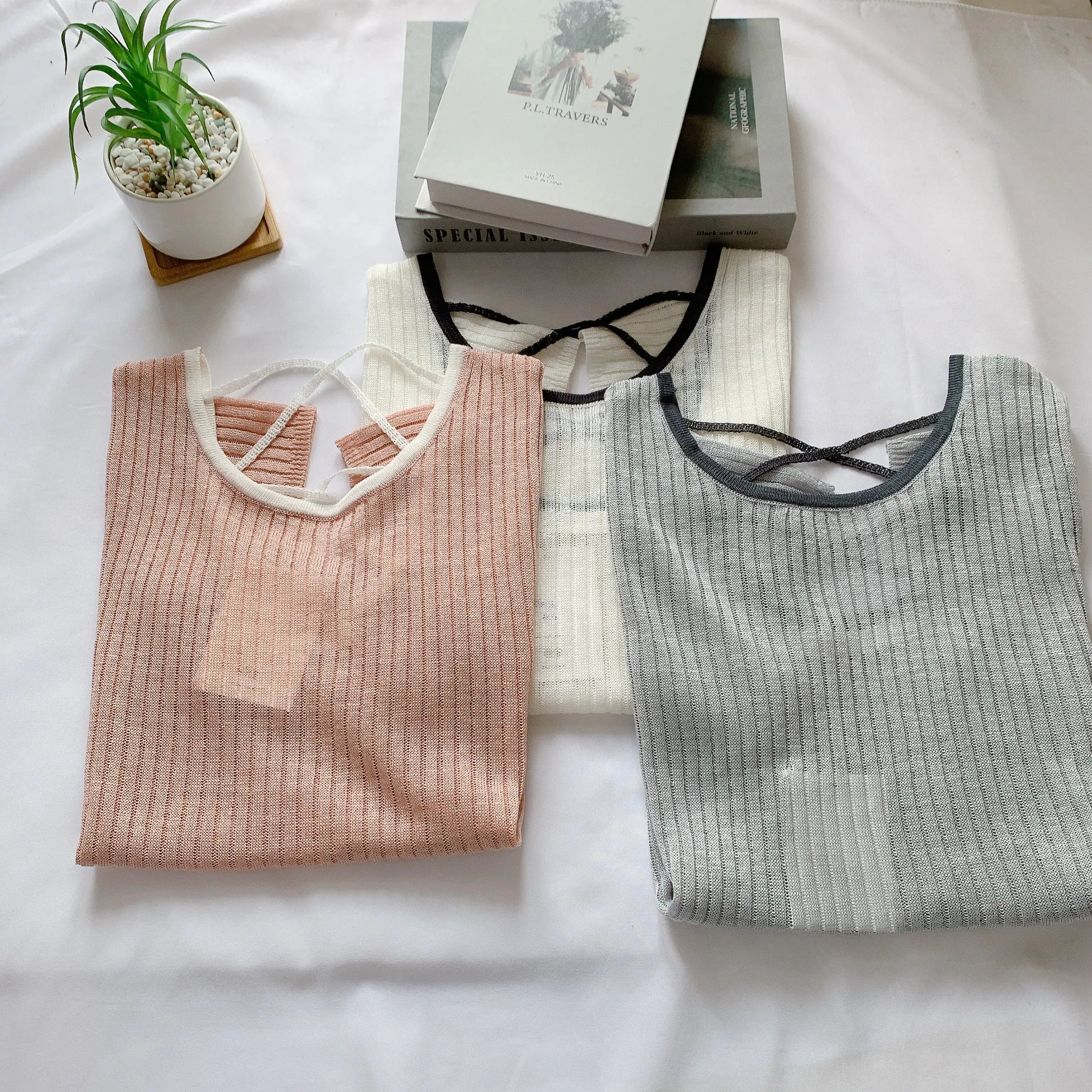 HELLO MILK TEE- 85113 坑條交叉衫