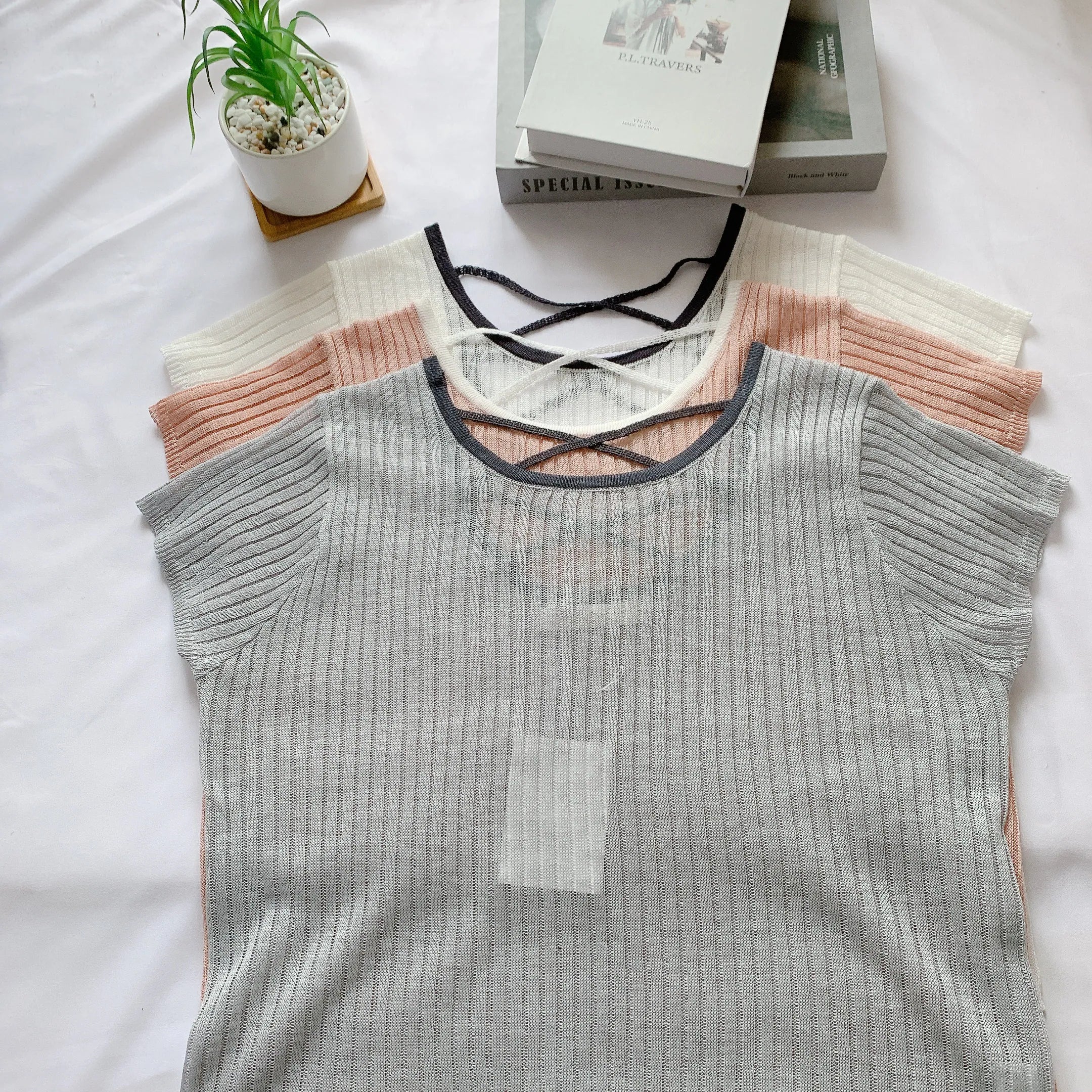 HELLO MILK TEE- 85113 坑條交叉衫