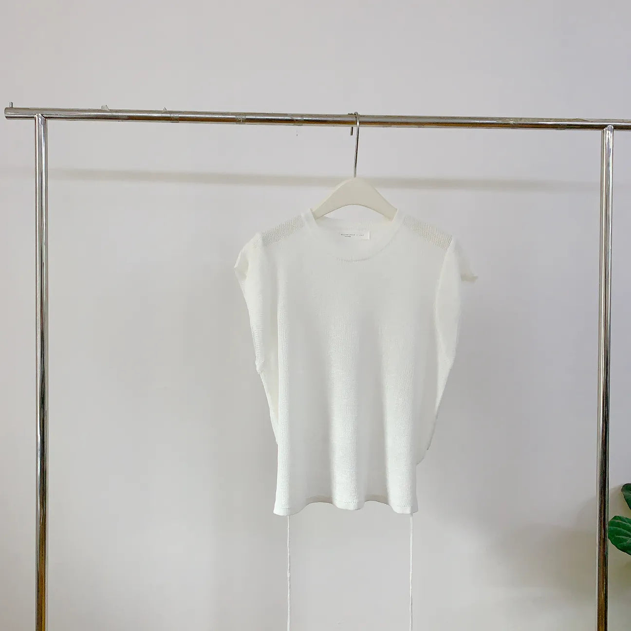 HELLO MILK TEE- 85120 麻料小衫