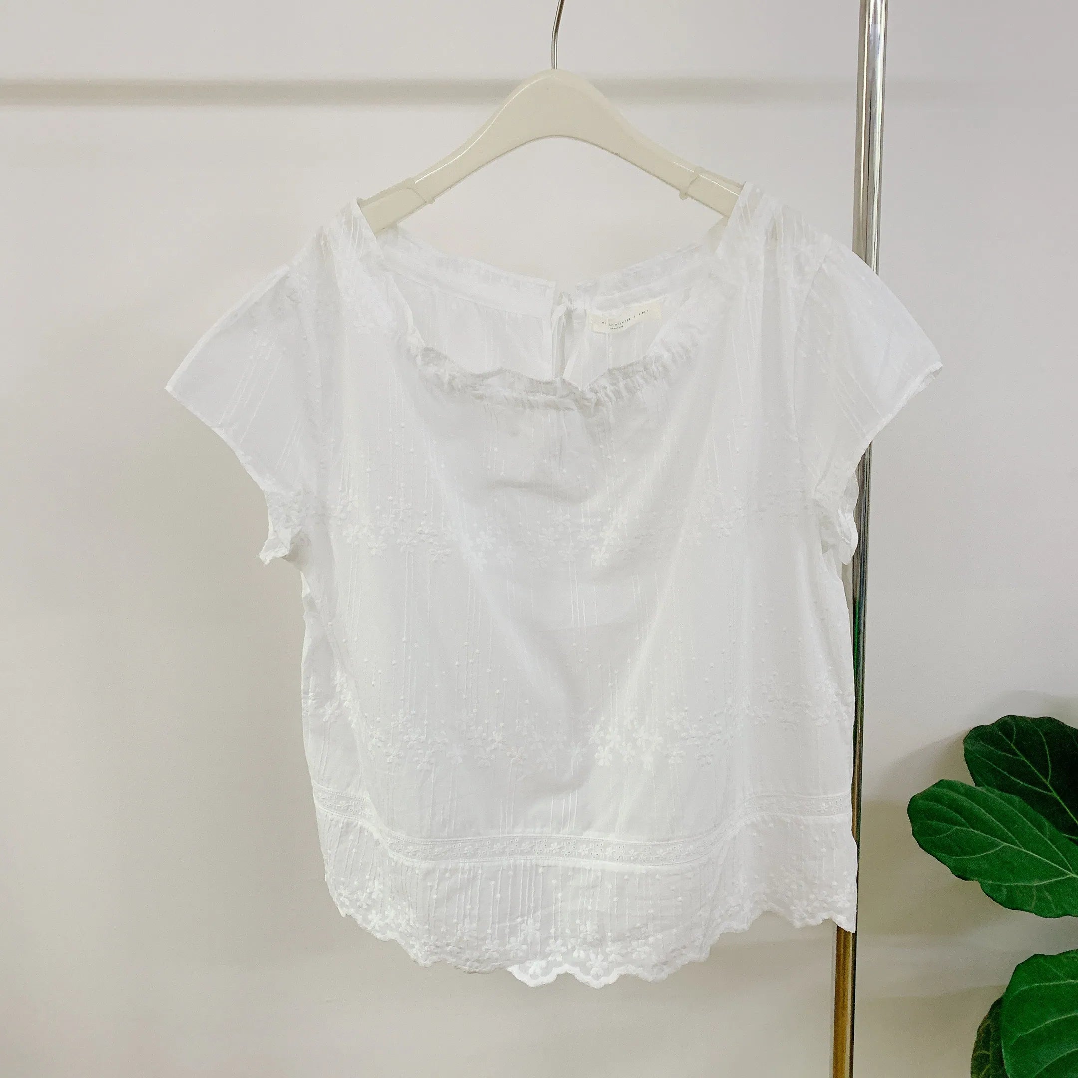 HELLO MILK TEE- 85186 刺繡花邊衫